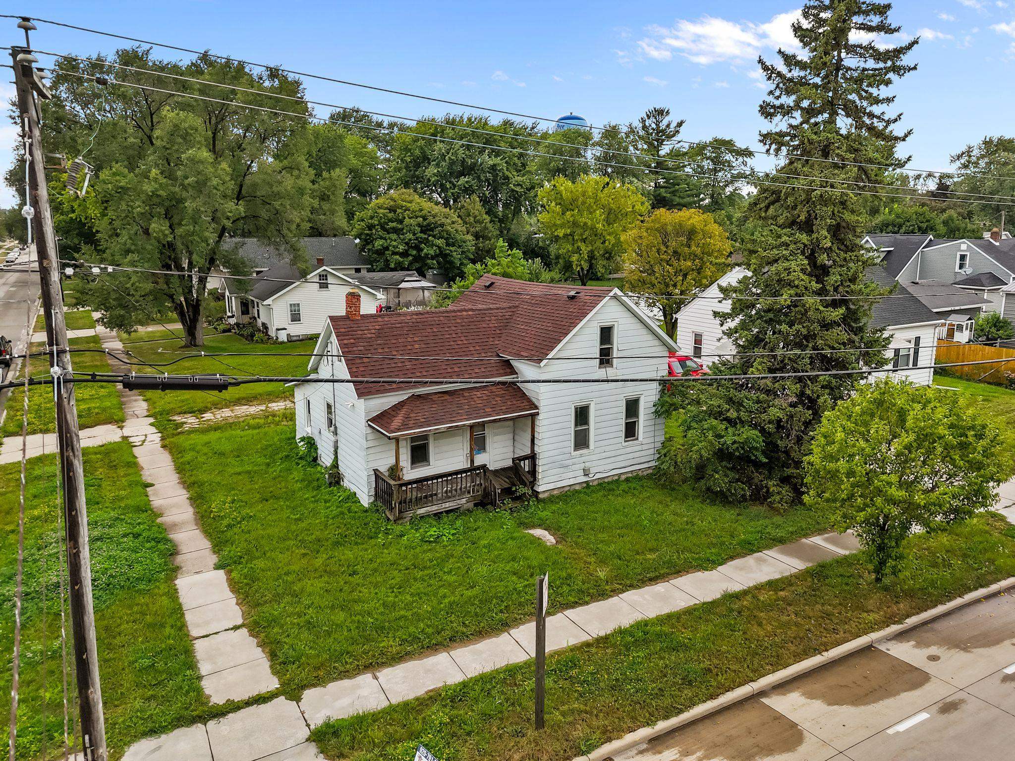 203 N 8th St, De Pere, WI 54115