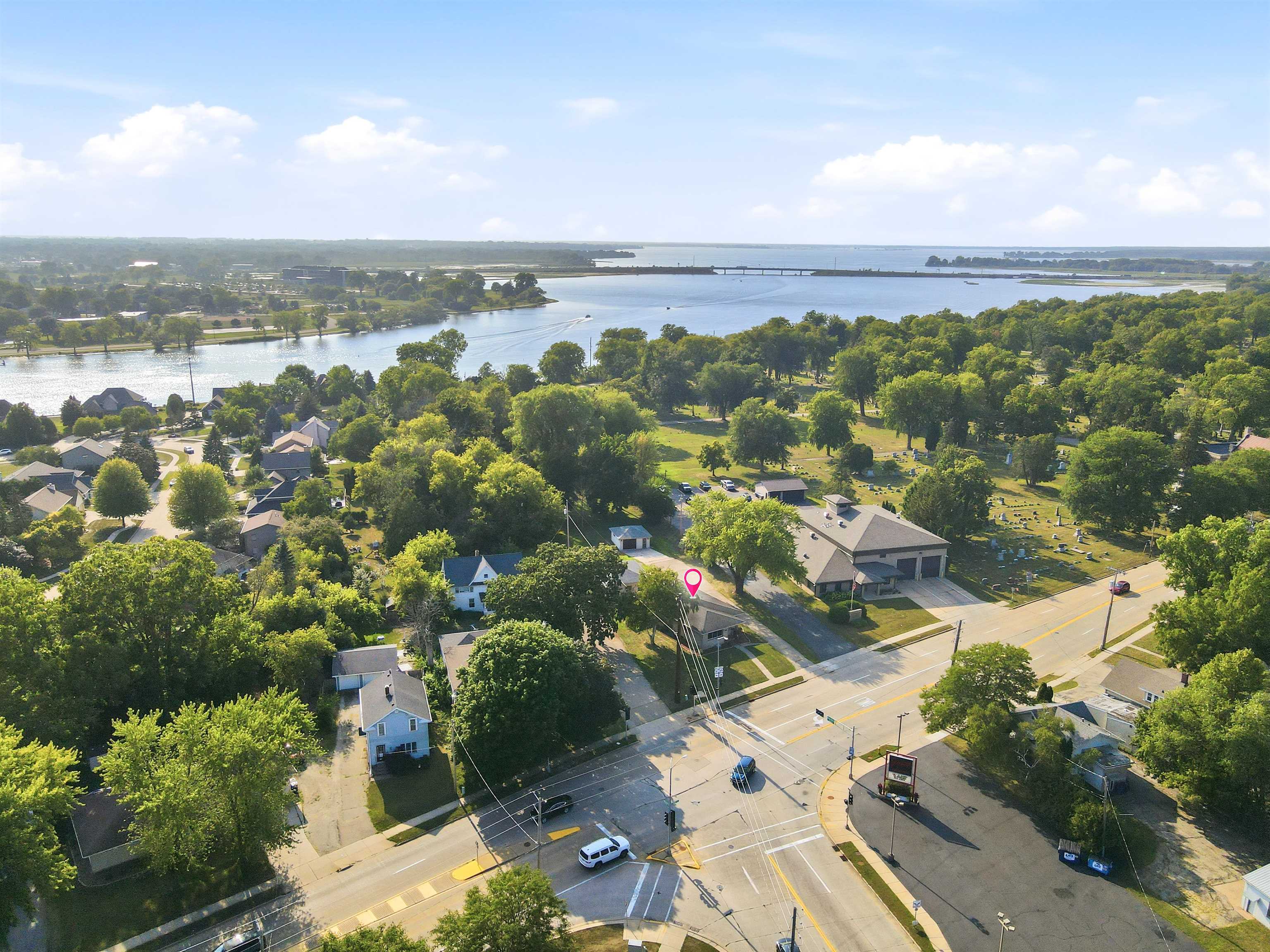 1805 Algoma Blvd, Oshkosh, WI 54901