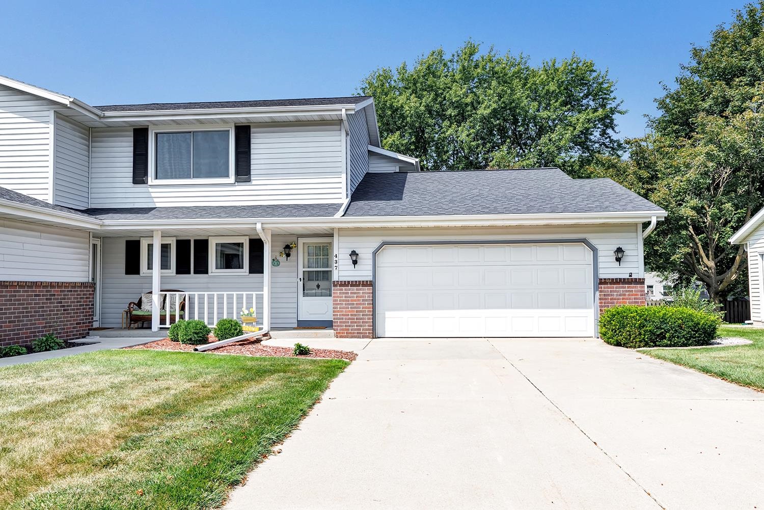437 Silver Spring Dr, Green Bay, WI 54303