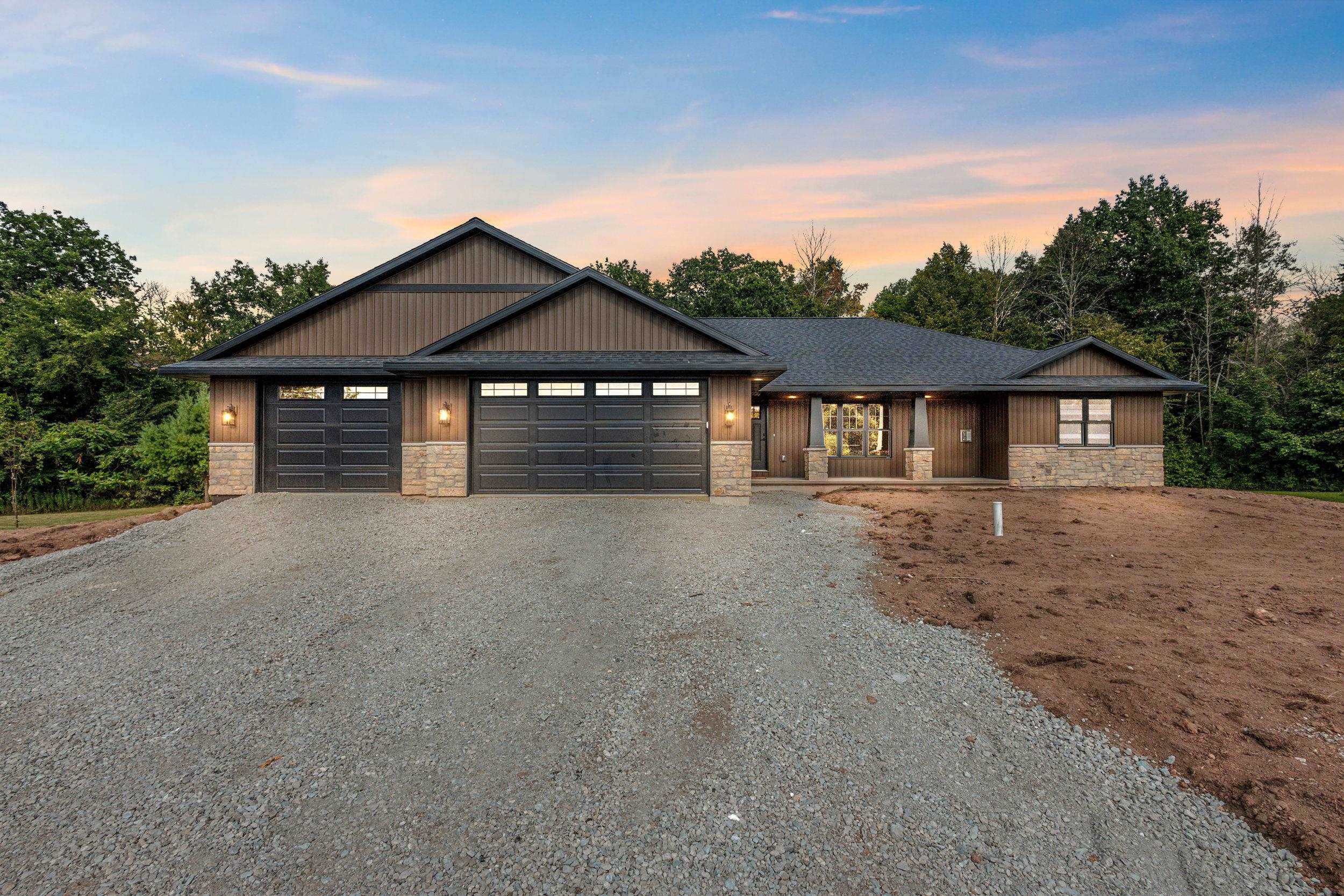 6157 Bay Hill Ct, Luxemburg, WI 54217
