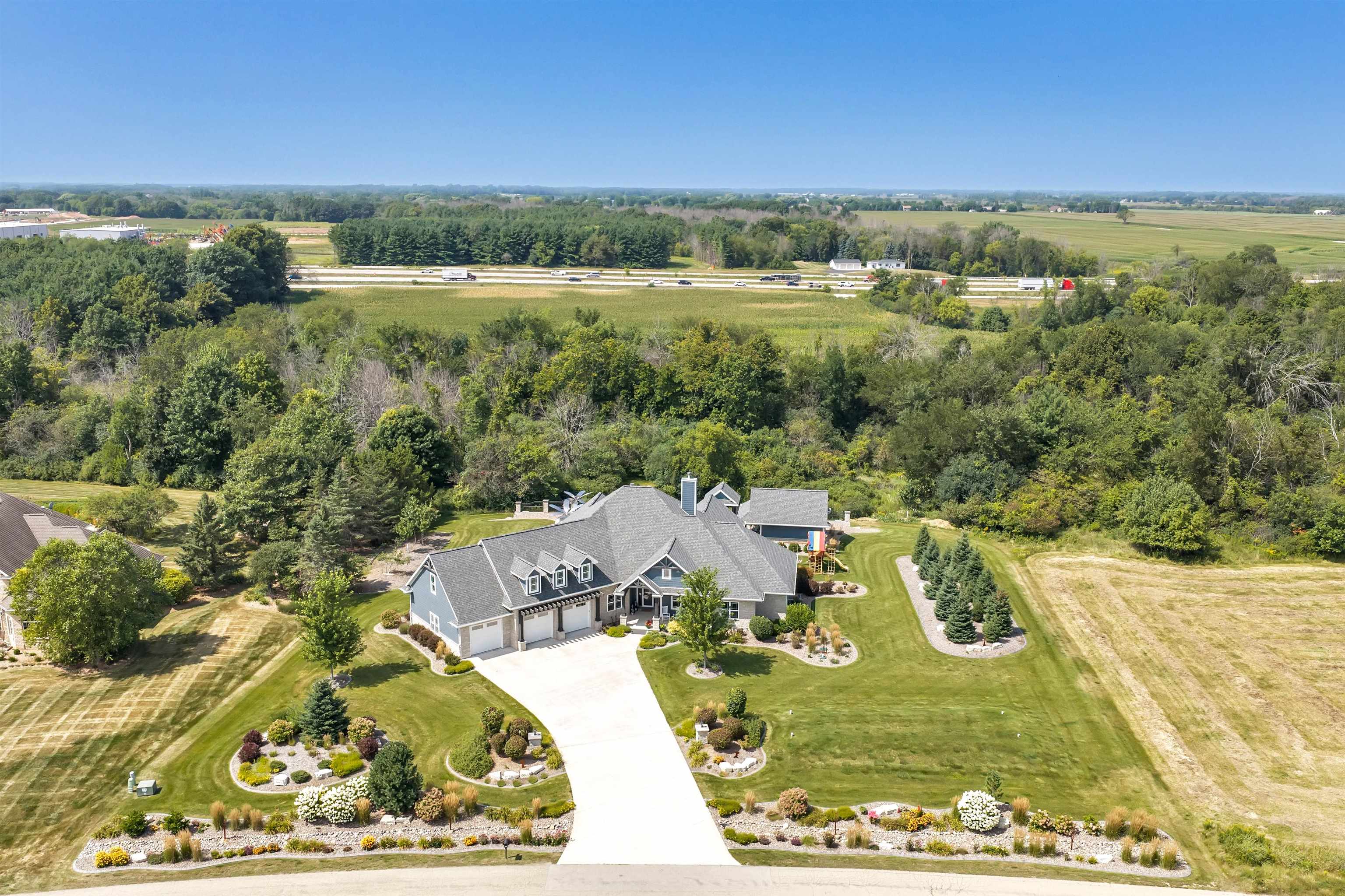 2836 Oak Stream Dr, De Pere, WI 54115