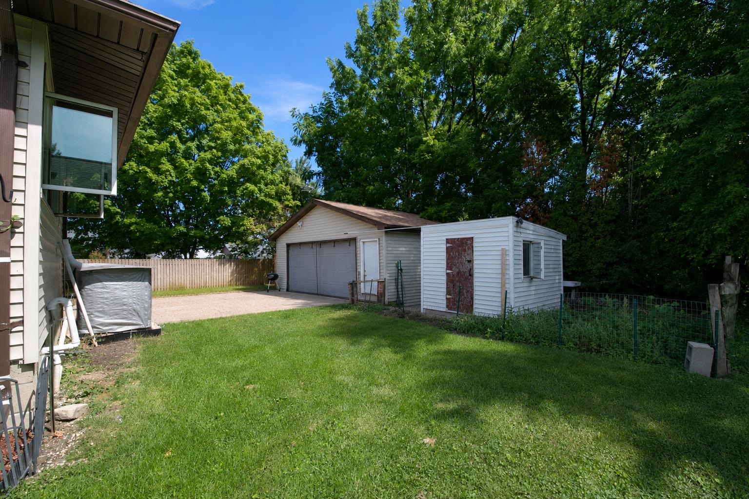 129 Plummer Ave, Neenah, WI 54956
