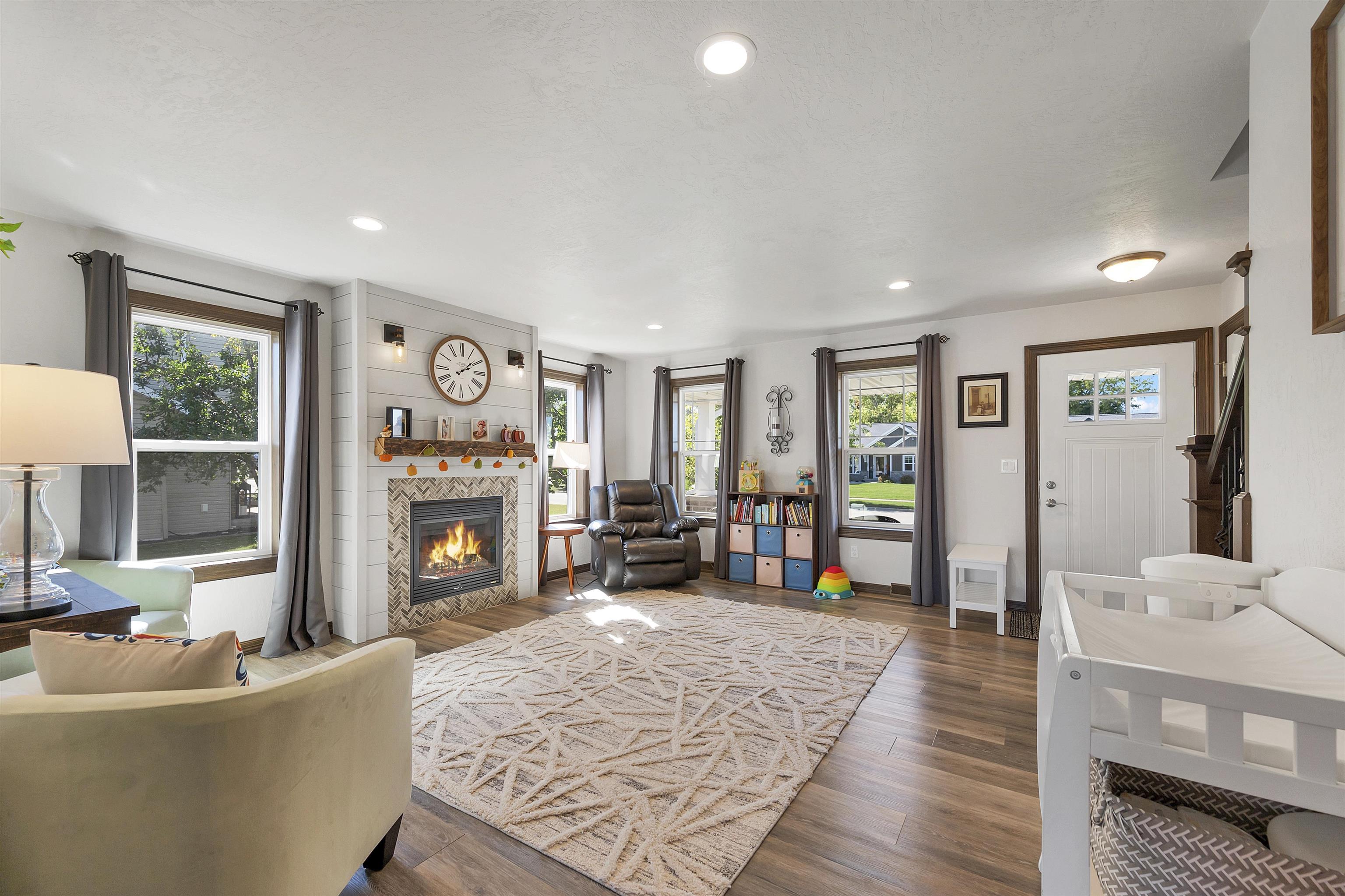 316 Hidden Creek Trl, Green Bay, WI 54303