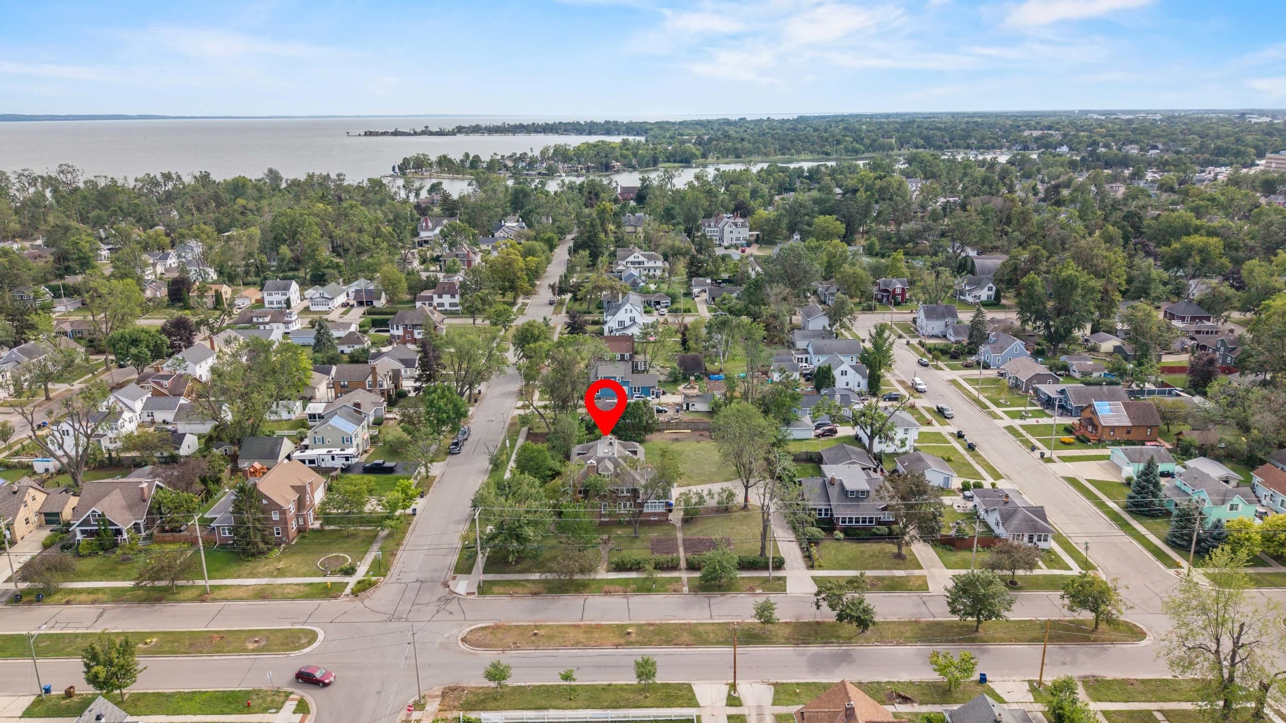 428 9th St, Neenah, WI 54956