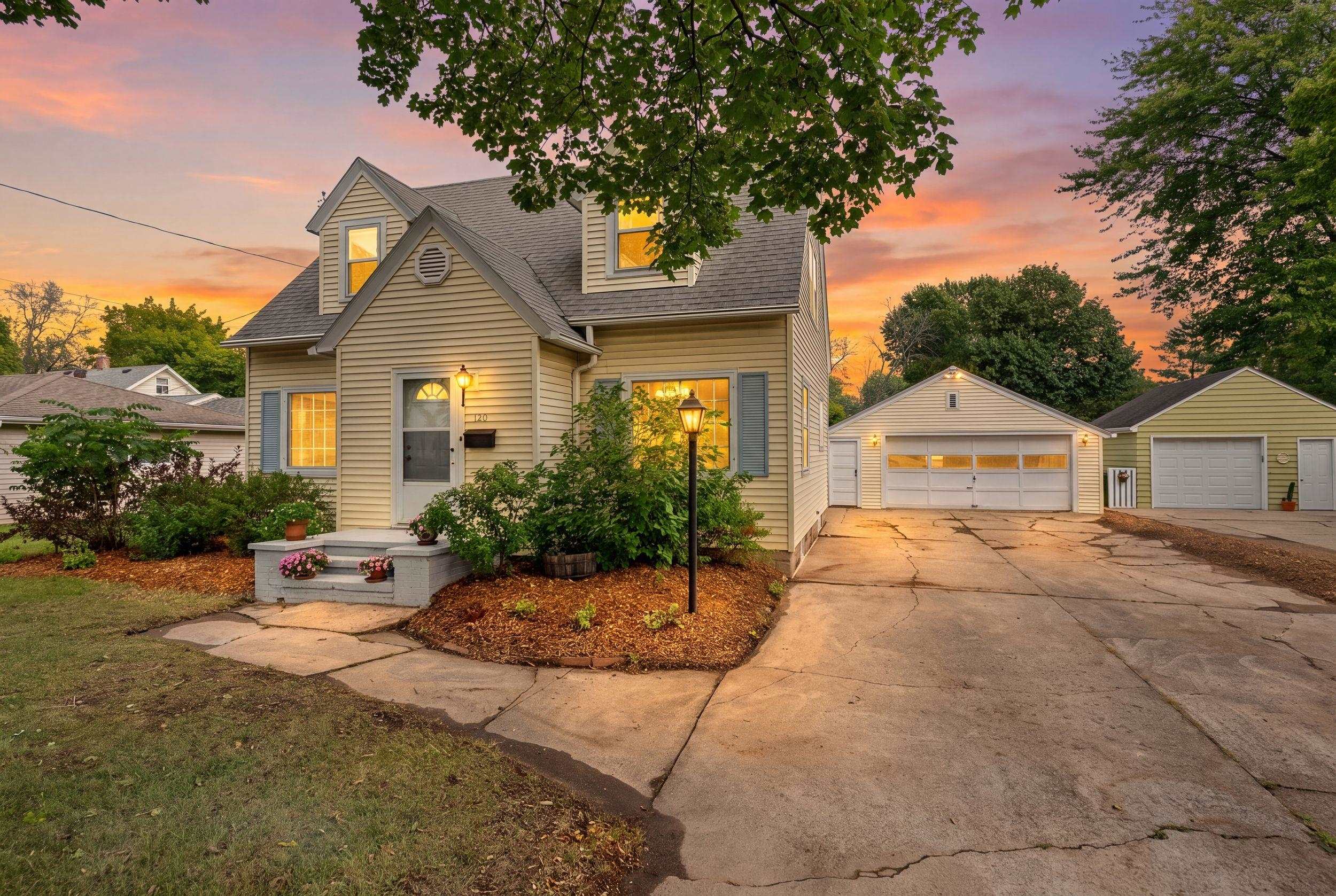 117 S Lincoln St, Kimberly, WI 54136-1522
