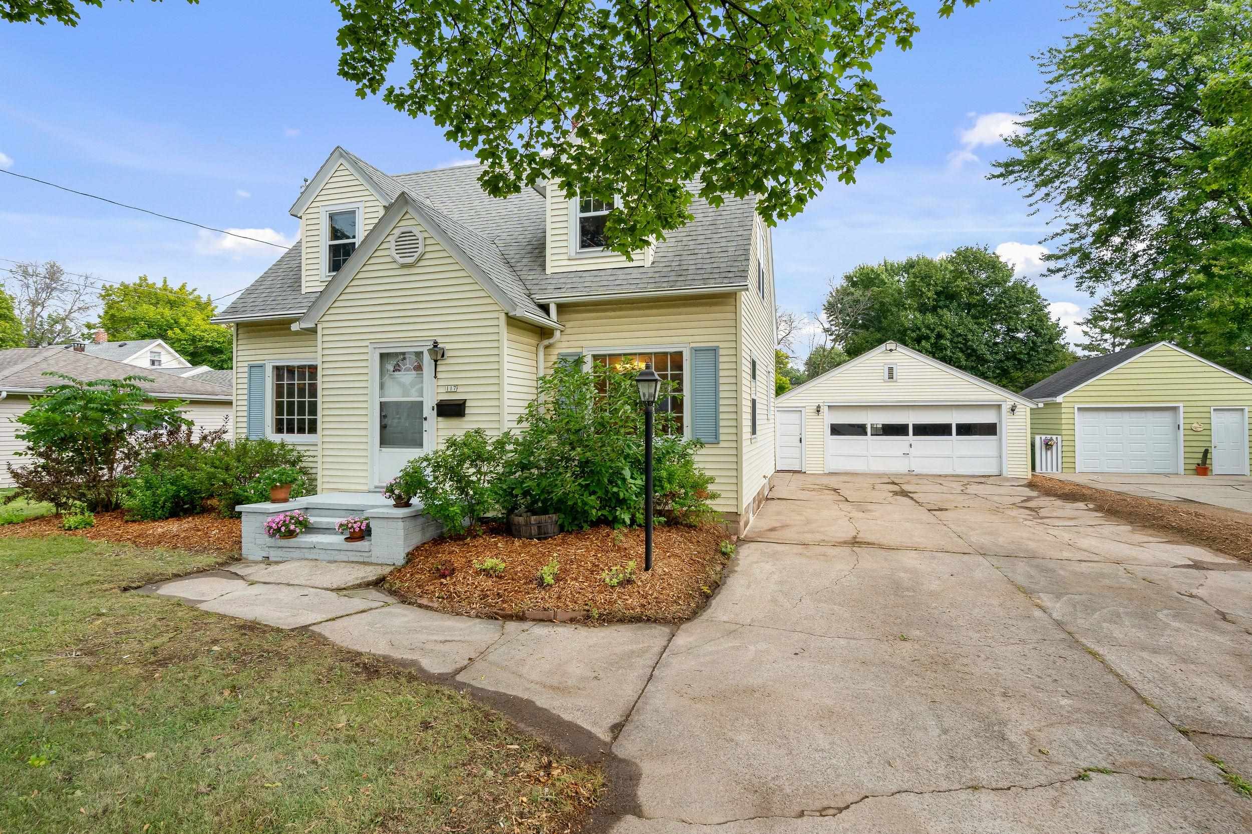 117 S Lincoln St, Kimberly, WI 54136-1522