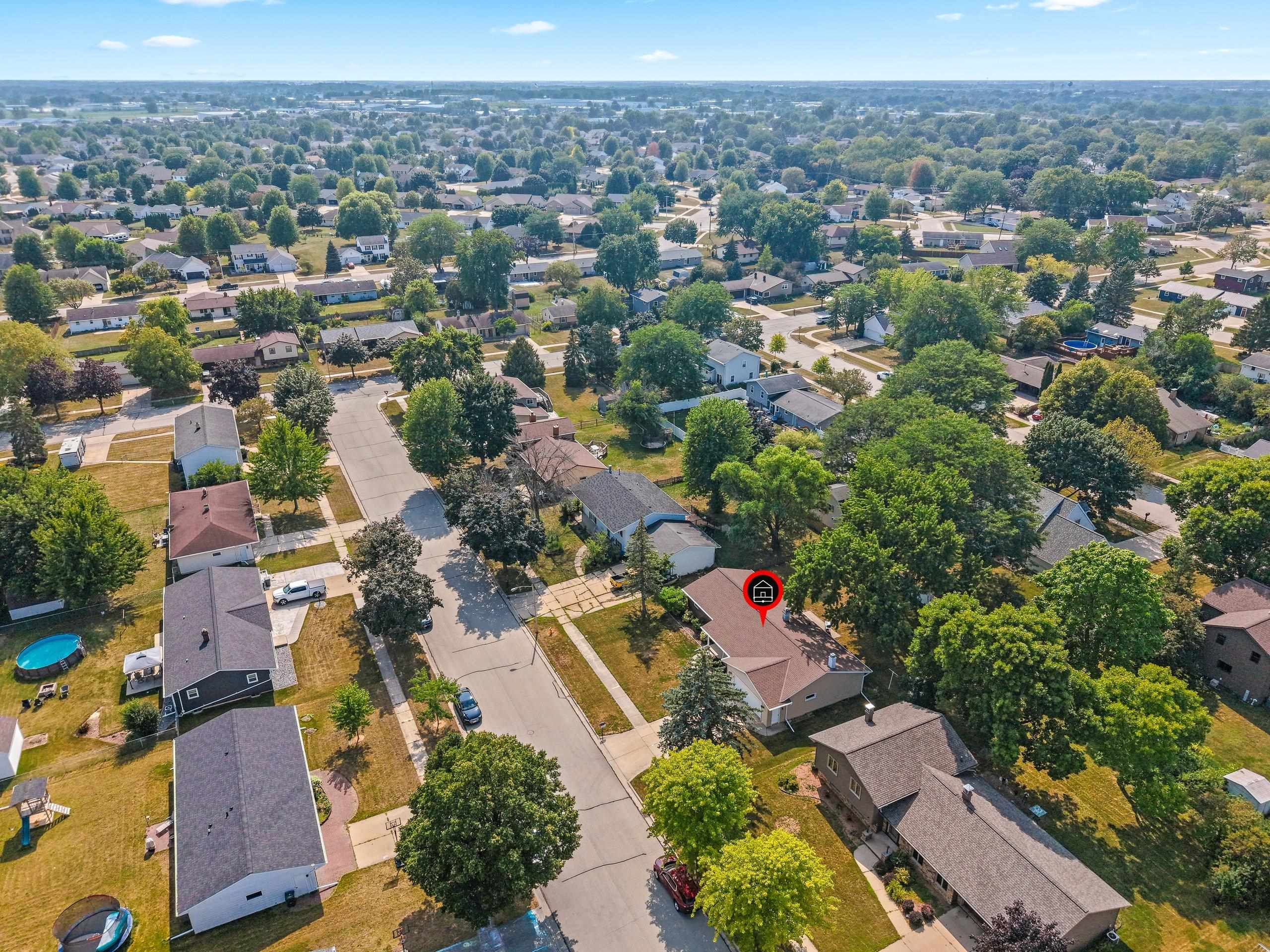 842 Fribourg St, De Pere, WI 54115