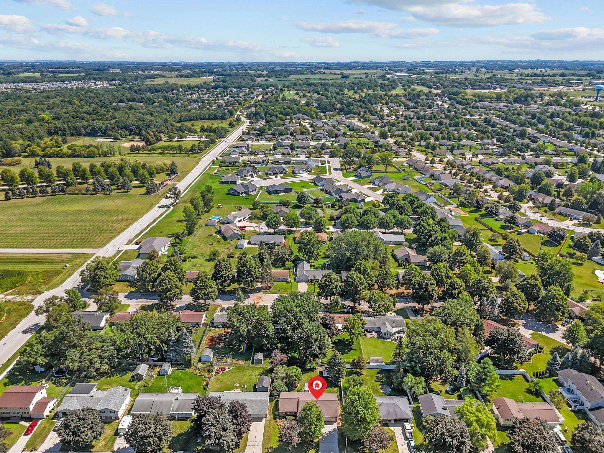 431 Robert Ln, Green Bay, WI 54311