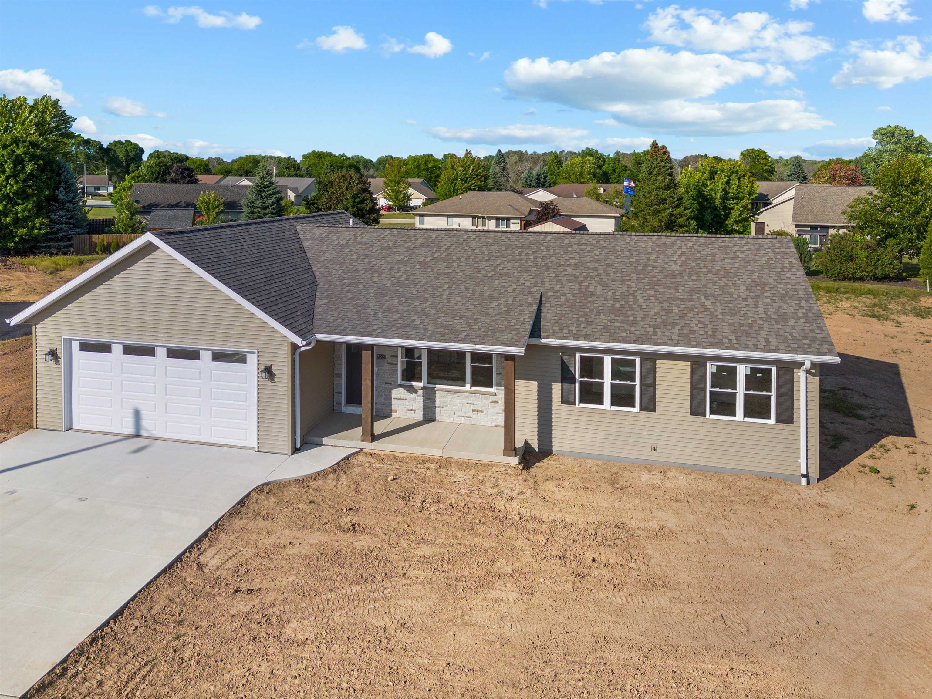 522 Rustic Ridge Ln, Brillion, WI 54110