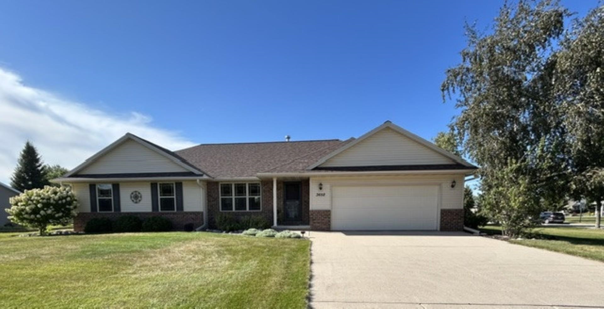 3652 S Ridge Rd, De Pere, WI 54115