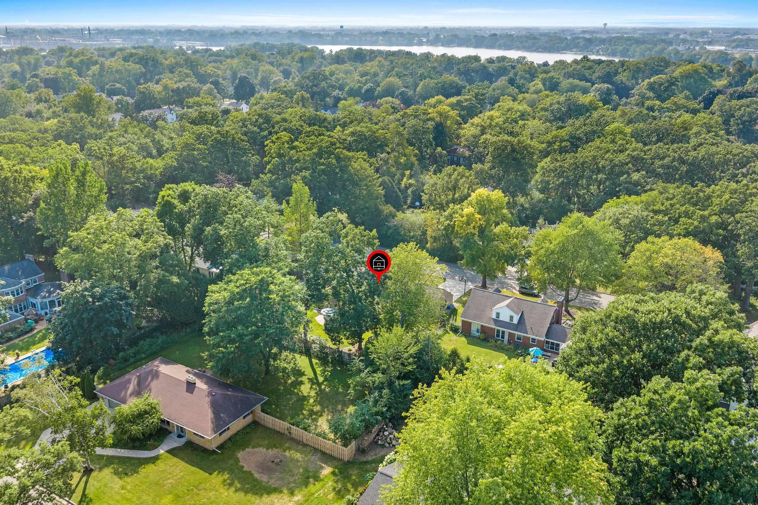 938 Hickory Ave, De Pere, WI 54115