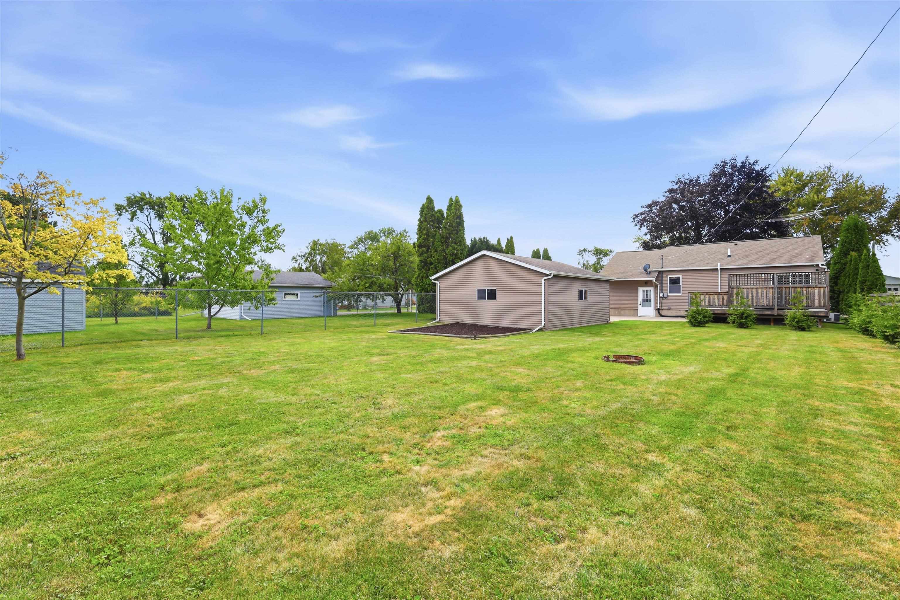 2412 Carleton Ave, Appleton, WI 54915