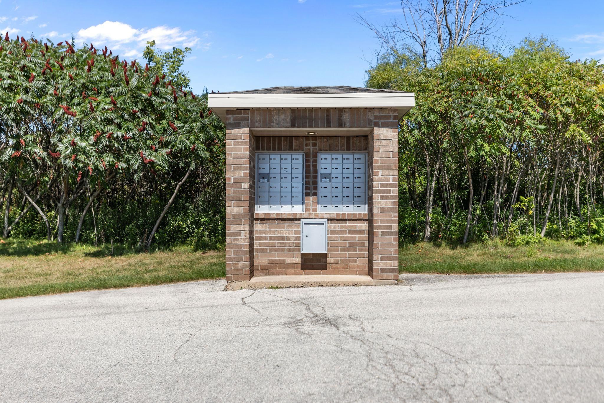 2157 Royal Crest Cir #1, Green Bay, WI 54311