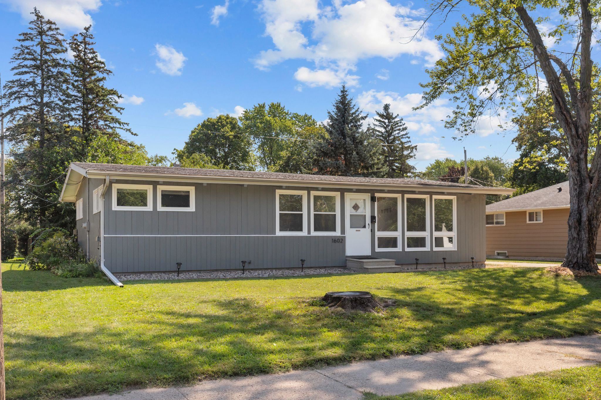 1602 Doemel St, Oshkosh, WI 54901