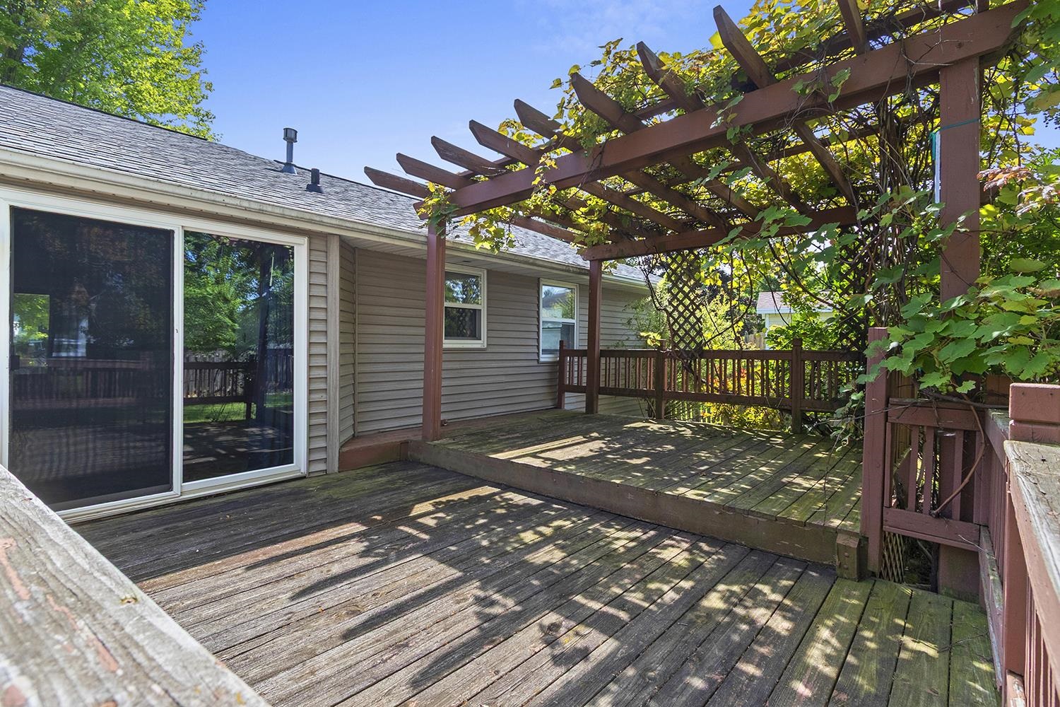 2093 Weedy St, Suamico, WI 54313