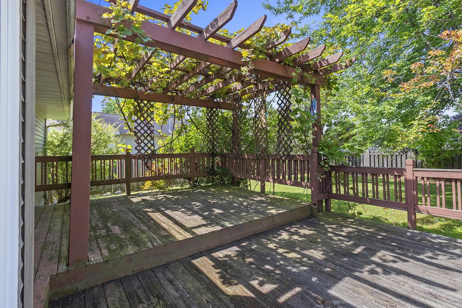 2093 Weedy St, Suamico, WI 54313