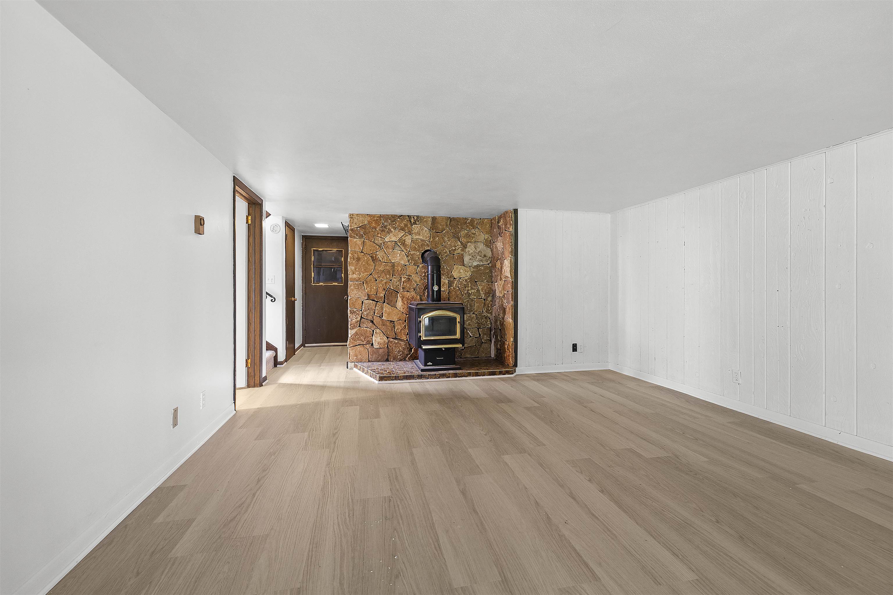 2842 Fairview Rd, Neenah, WI 54956