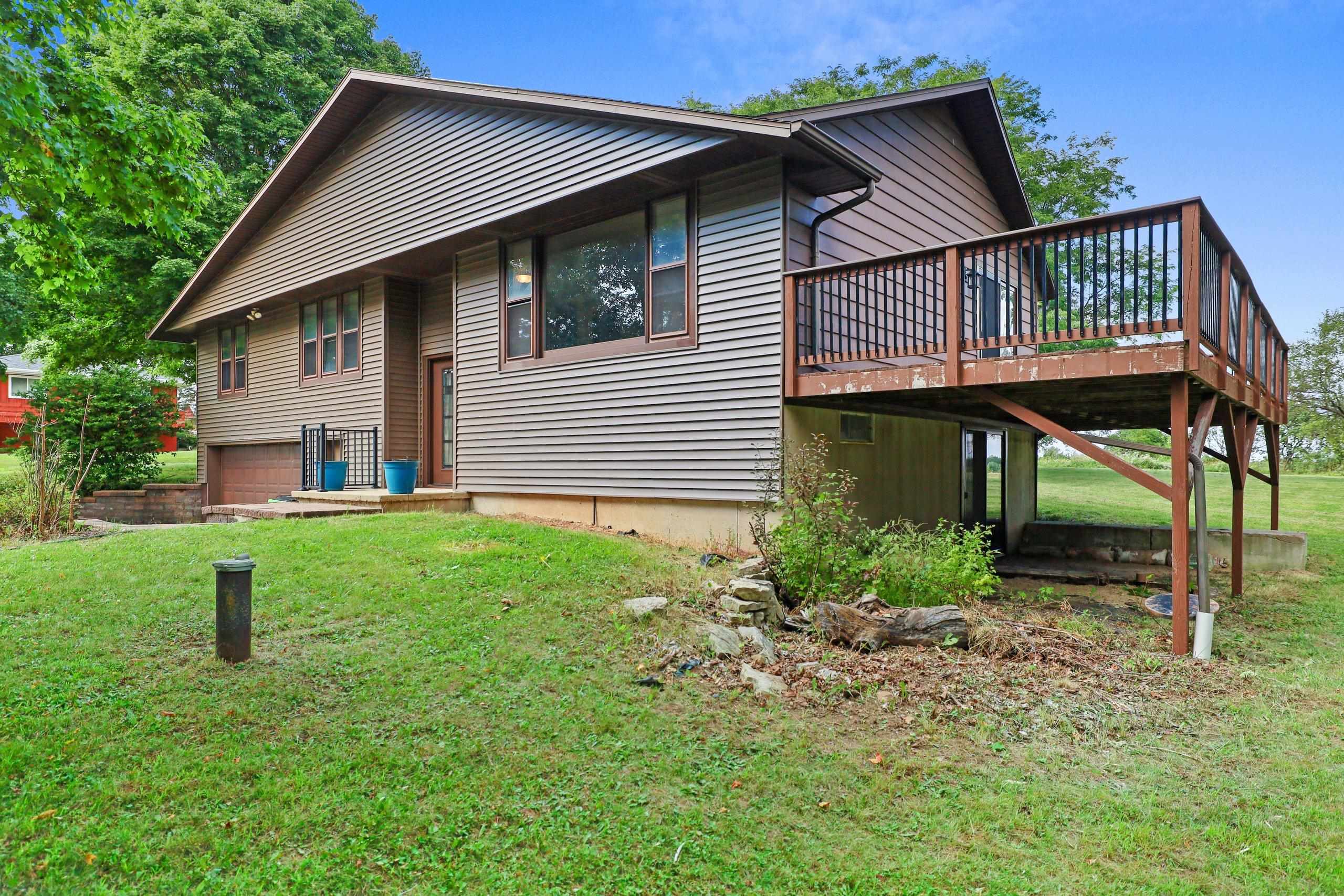 2842 Fairview Rd, Neenah, WI 54956