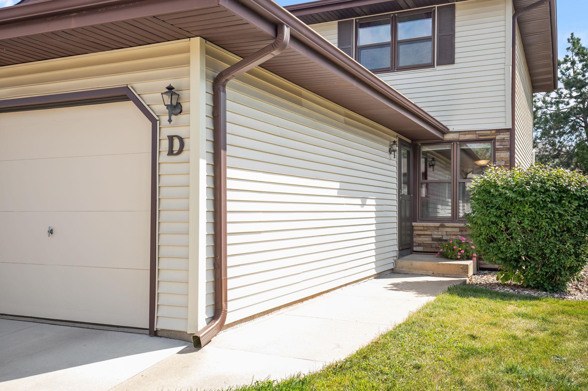 800 S Westhaven Pl #D, Appleton, WI 54914