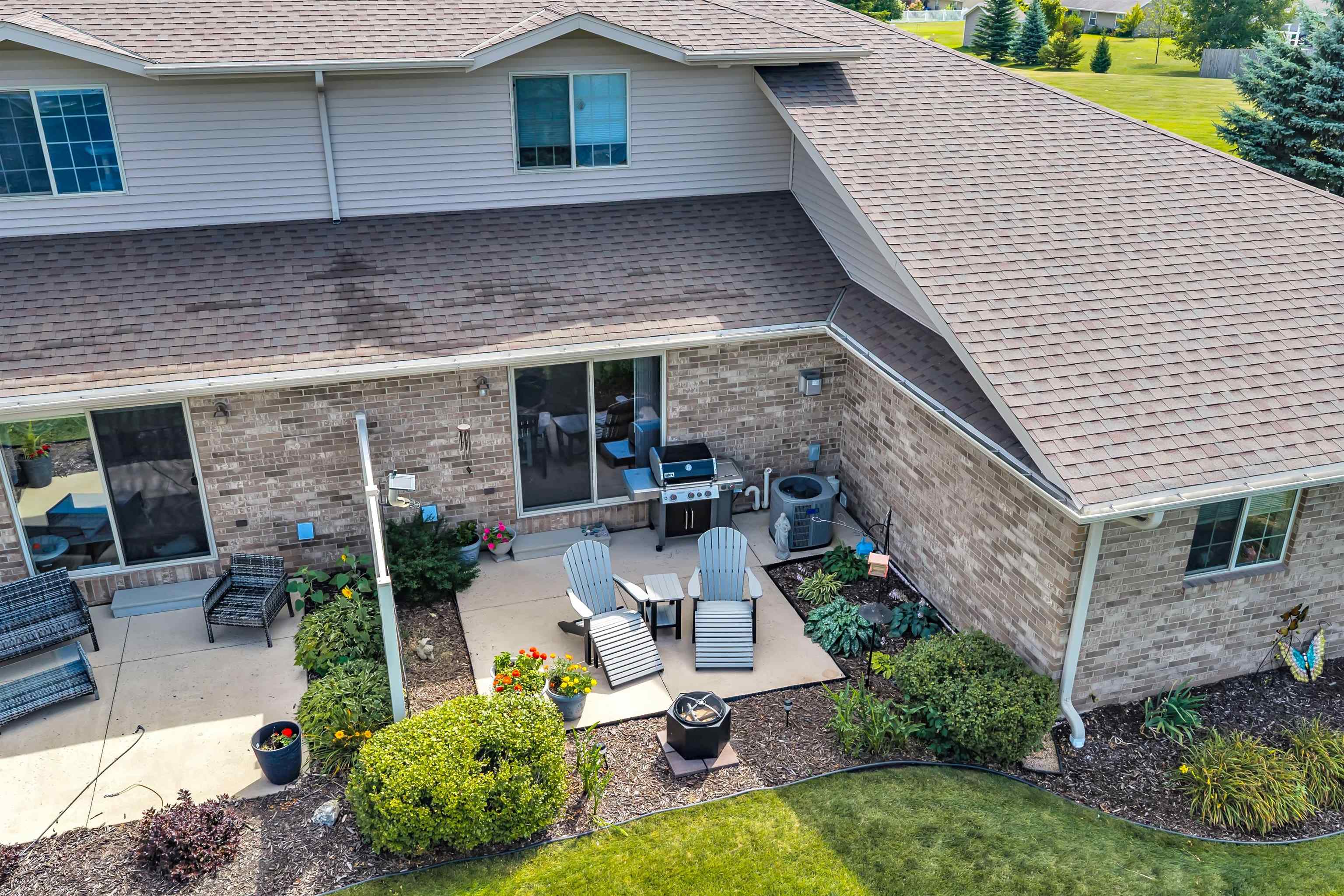 1265 Pond View Cir, De Pere, WI 54115