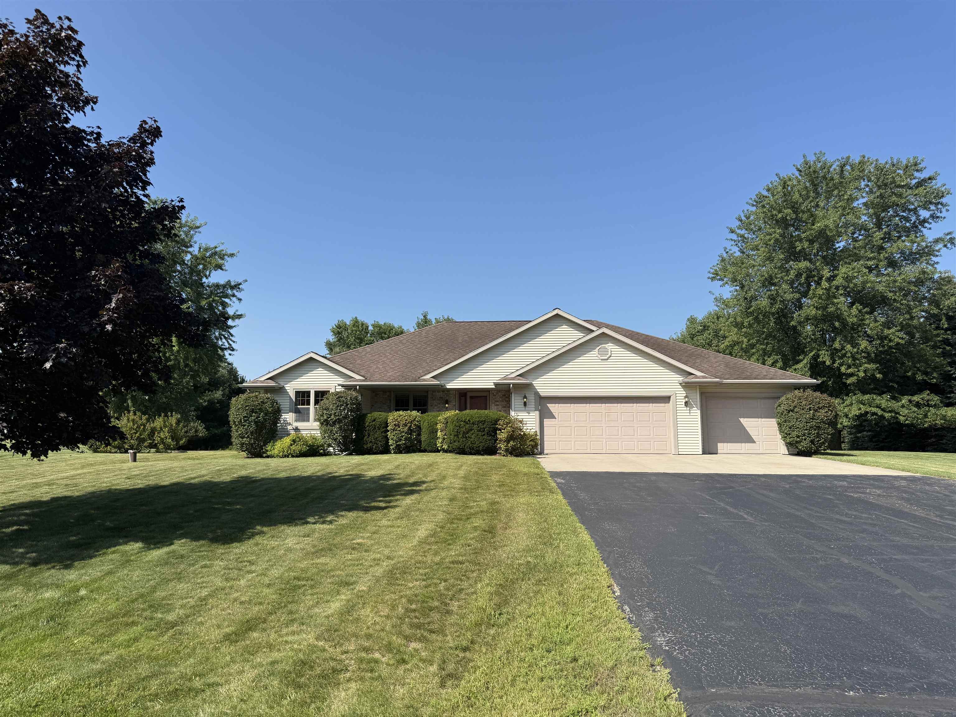 2901 Windhaven Trl, Green Bay, WI 54313