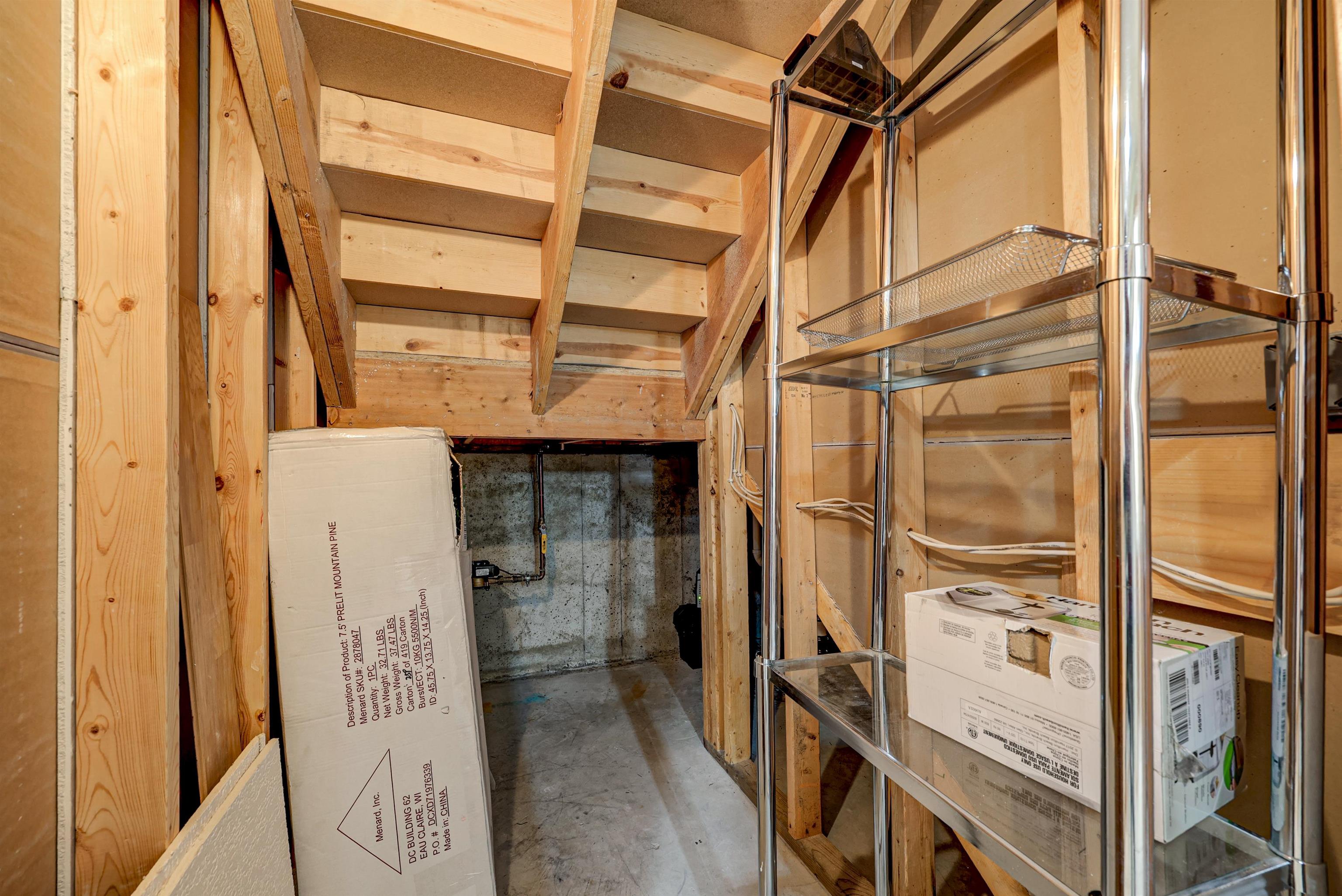 W7015 Verna Rd, Menasha, WI 54952