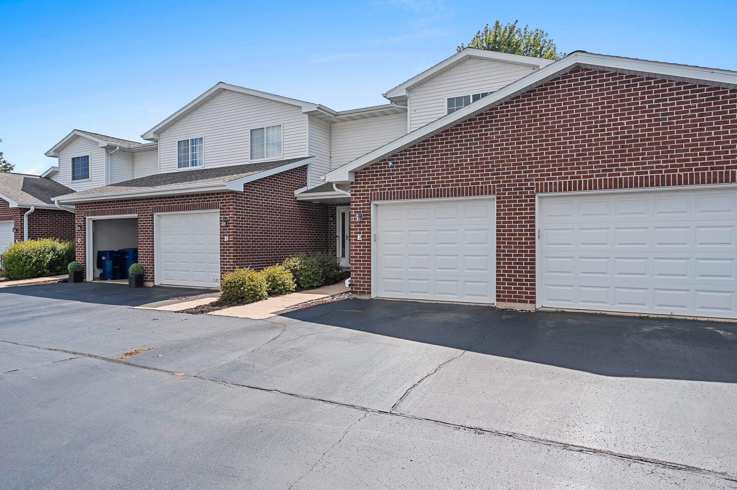 1903 Riverside Dr #E, Suamico, WI 54313