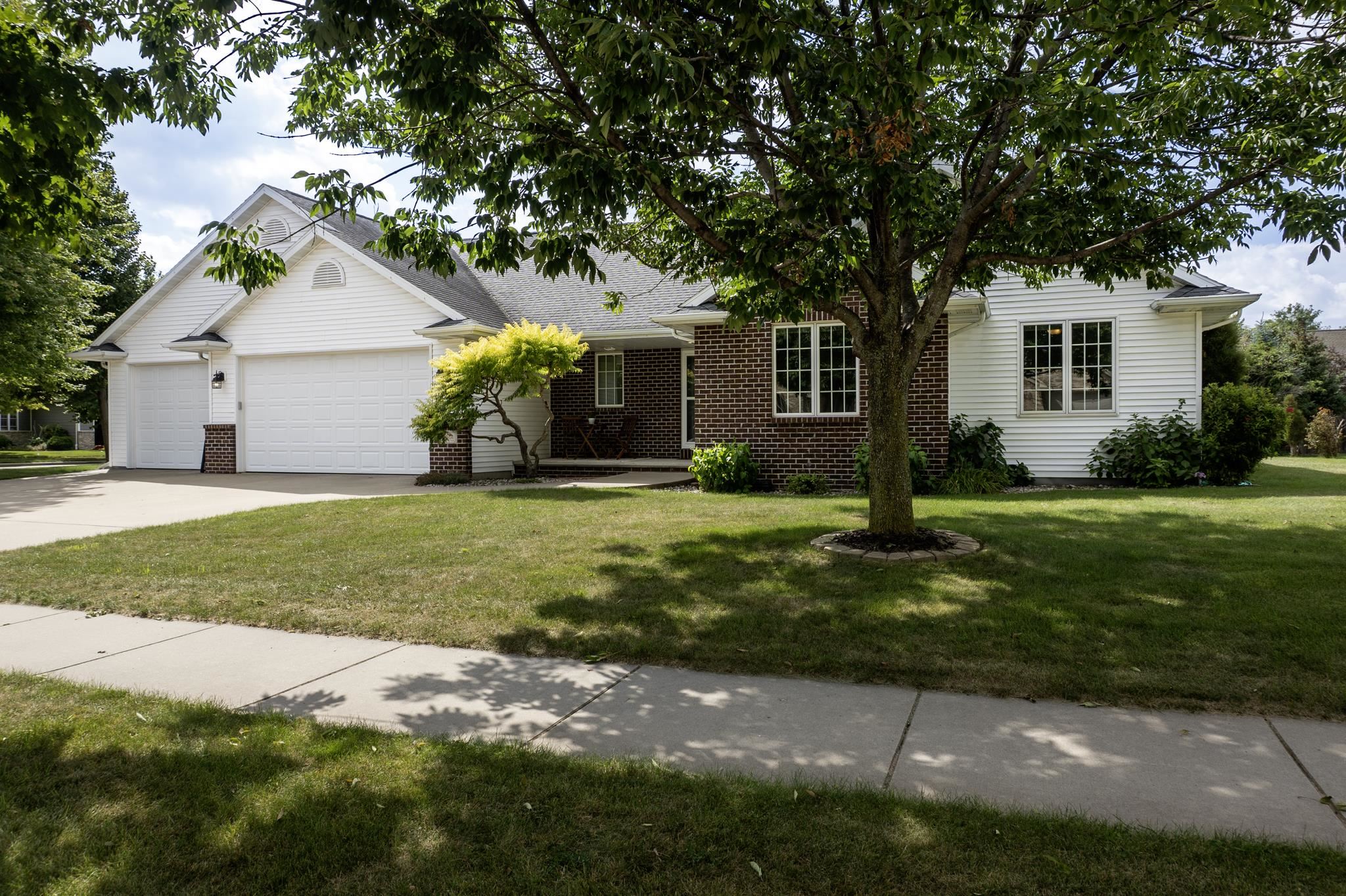4801 N Benview Ct, Appleton, WI 54913-9313