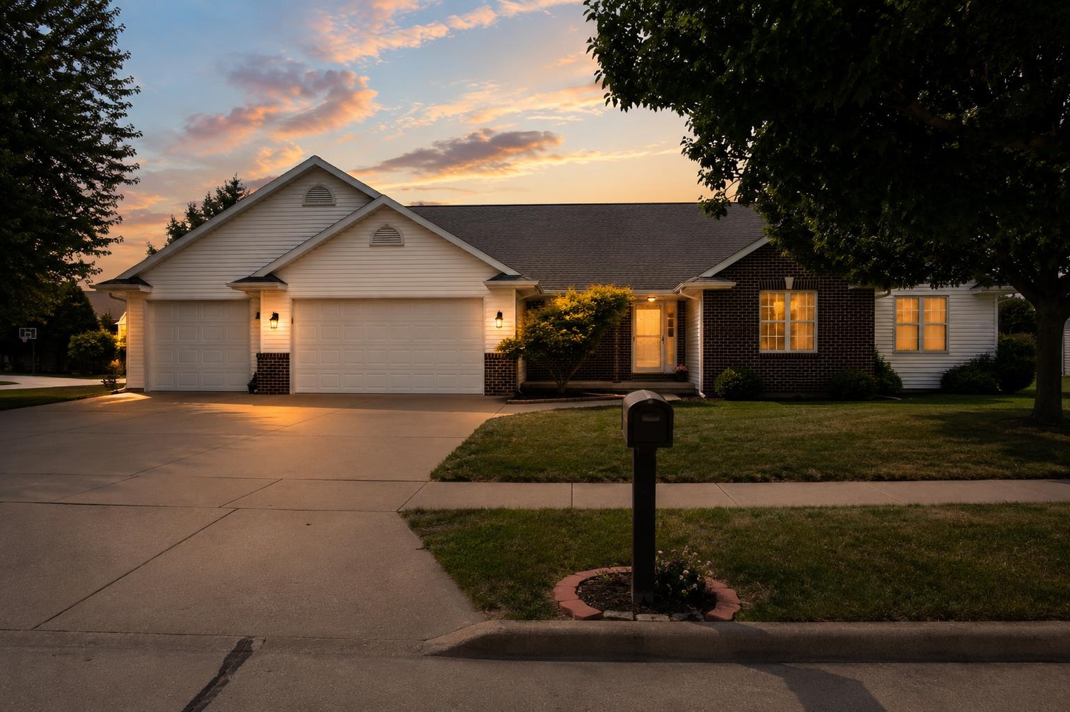 4801 N Benview Ct, Appleton, WI 54913-9313