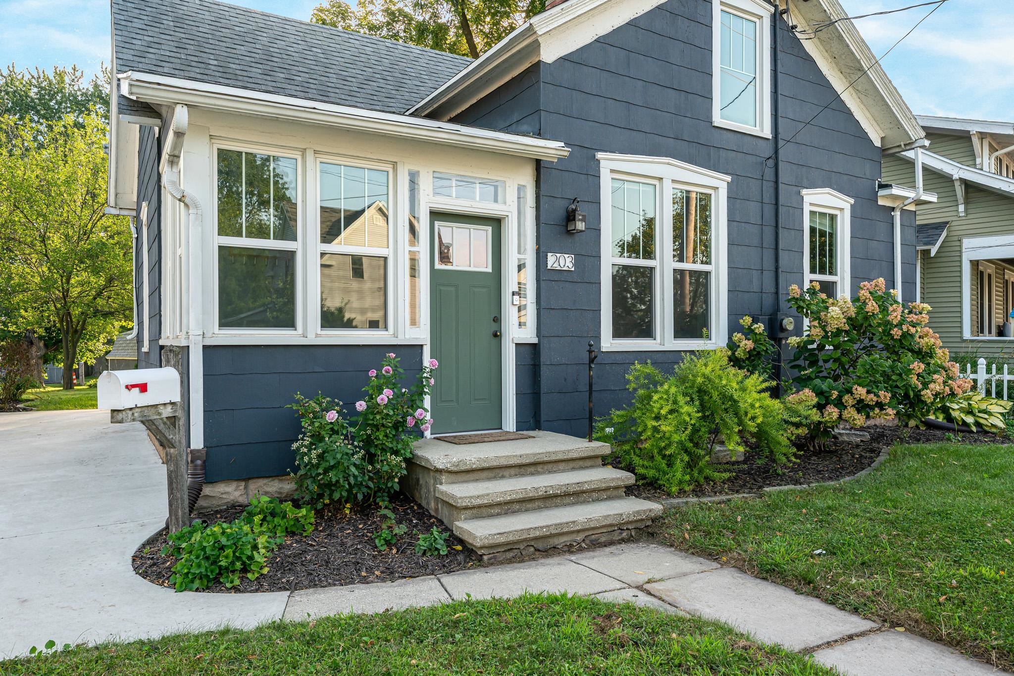 203 W Division St, Kaukauna, WI 54130