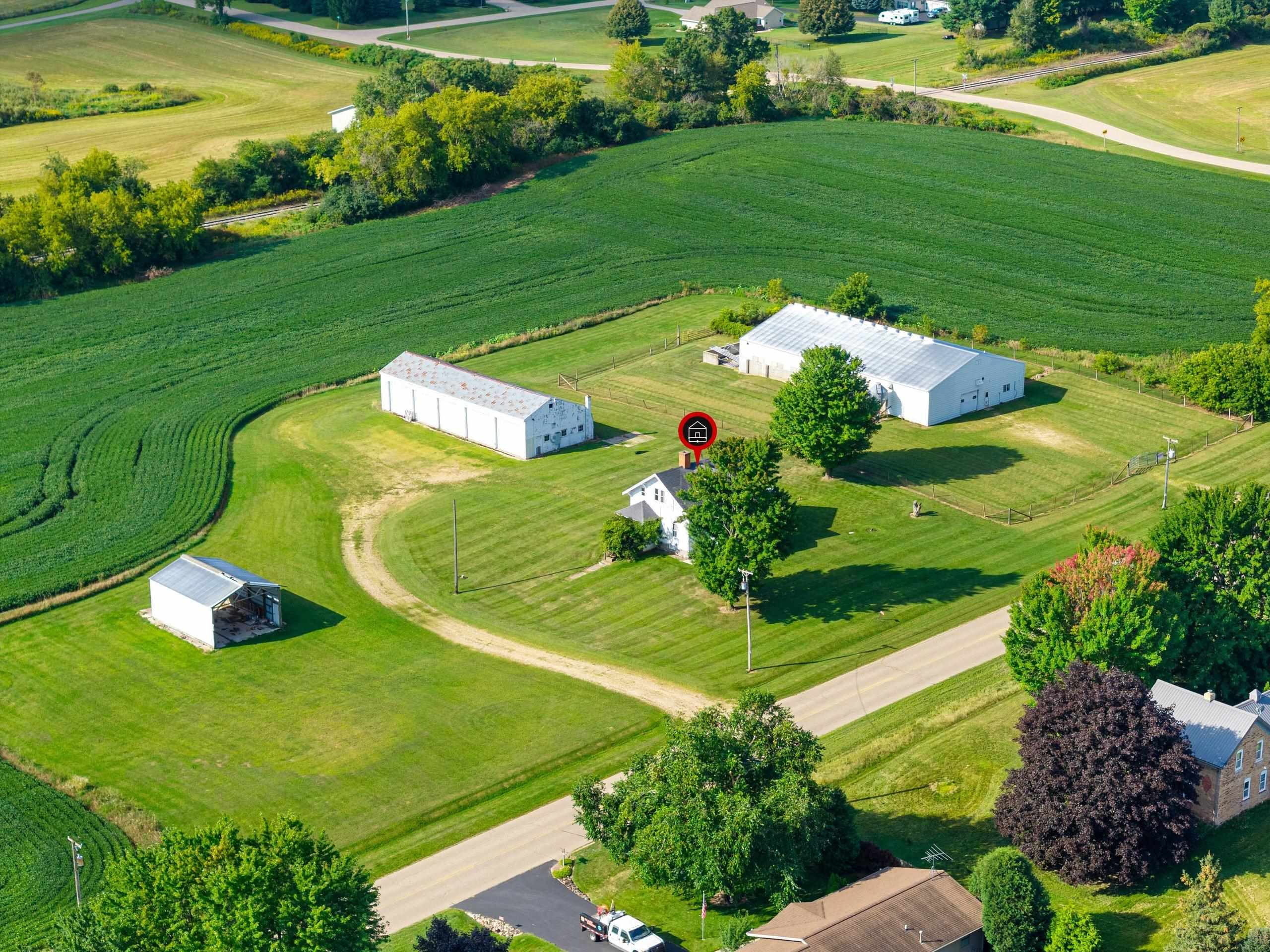 W7871 Oak Ave, Shawano, WI 54166