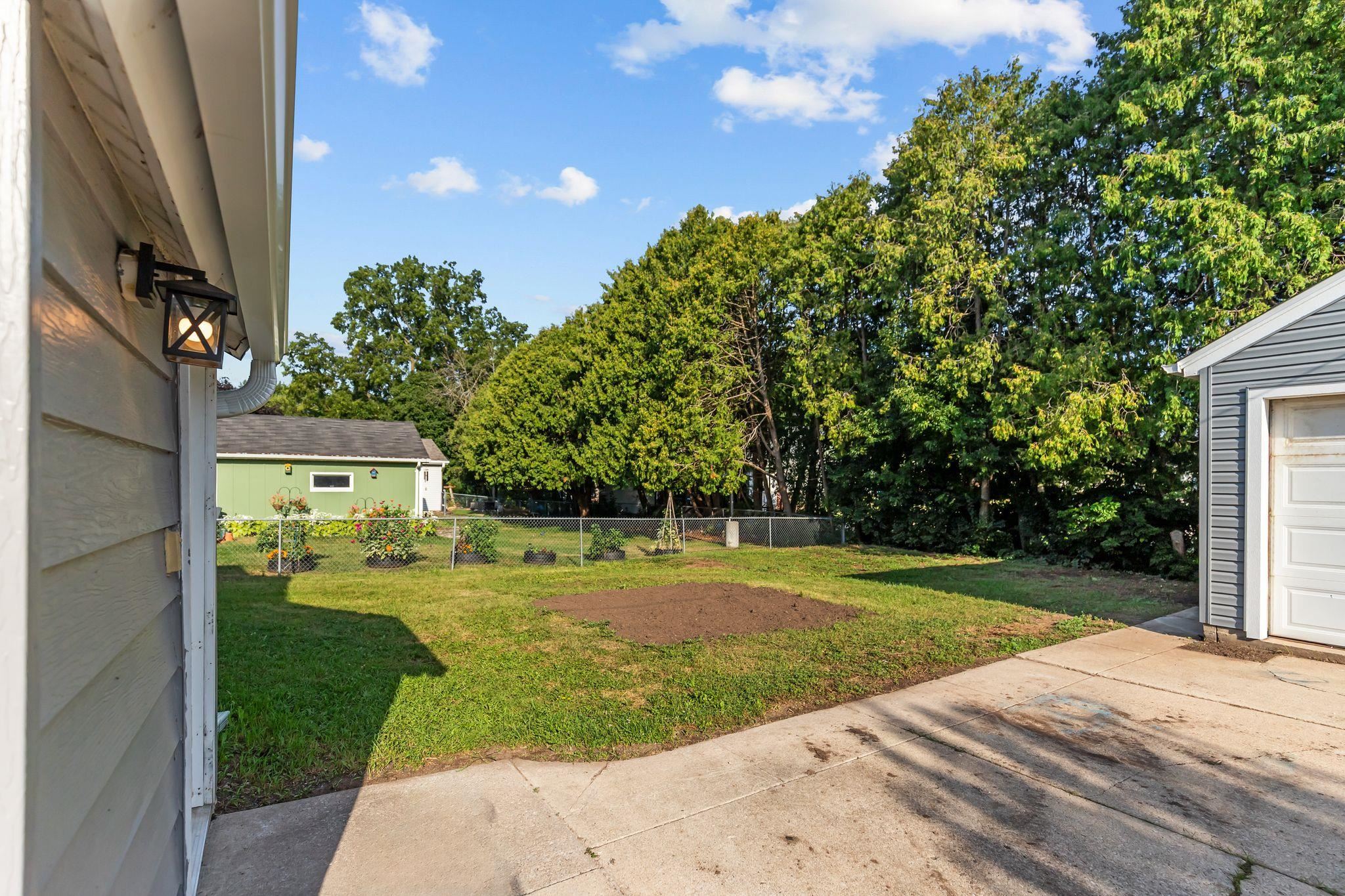1532 W Bent Ave, Oshkosh, WI 54901