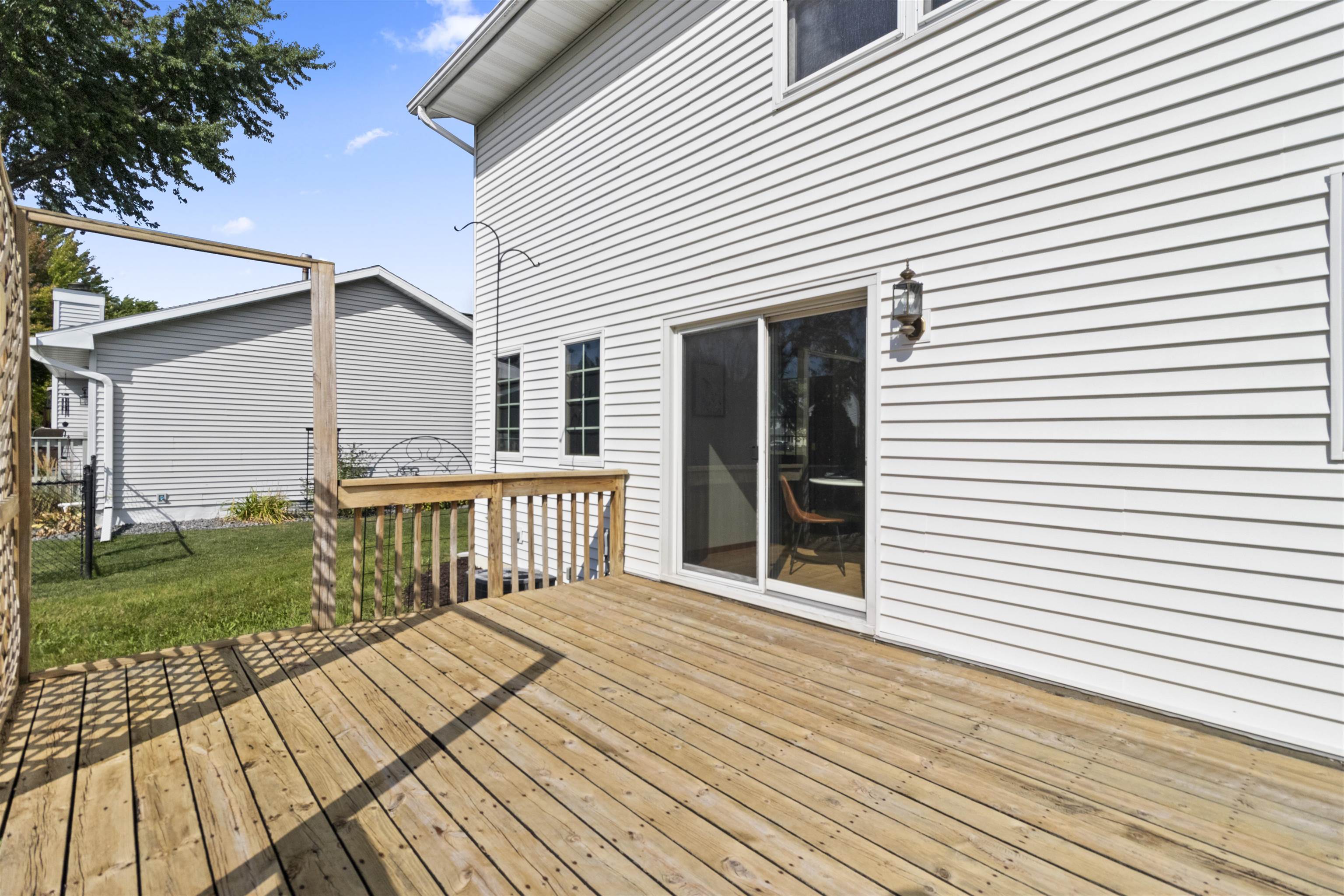 725 Harrison Ave, Omro, WI 54963