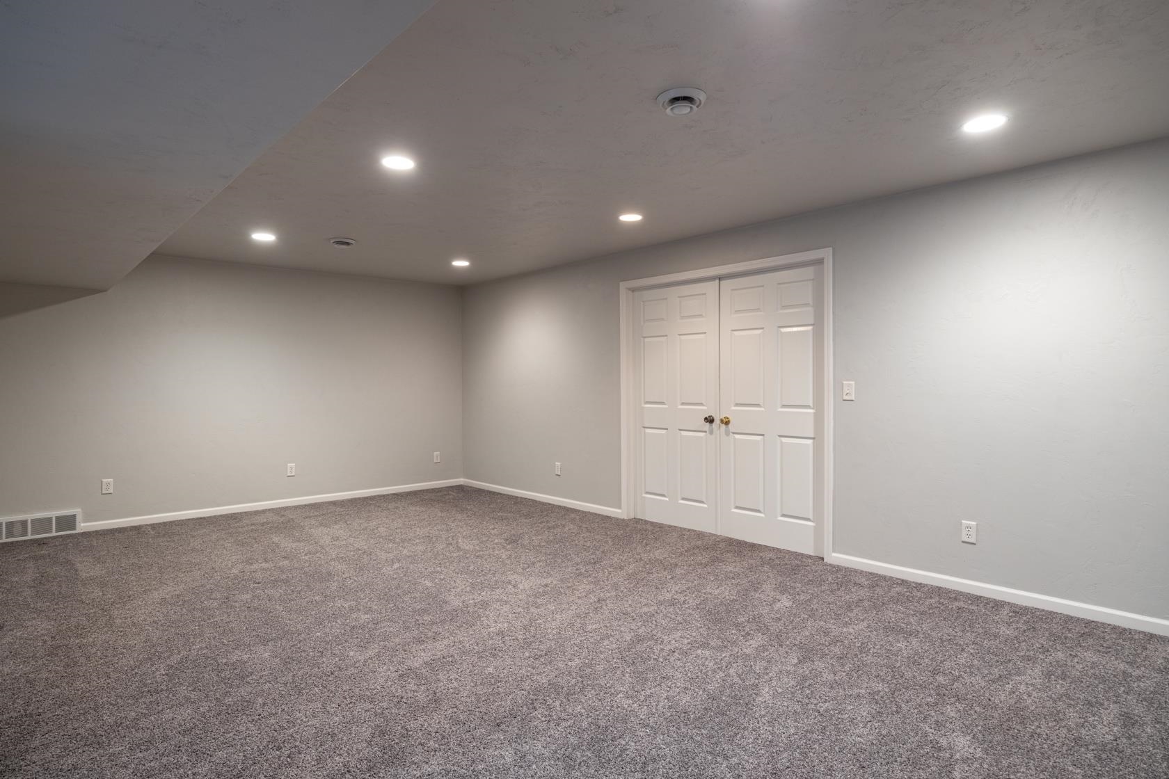 1303 Lavender Ln, Appleton, WI 54915