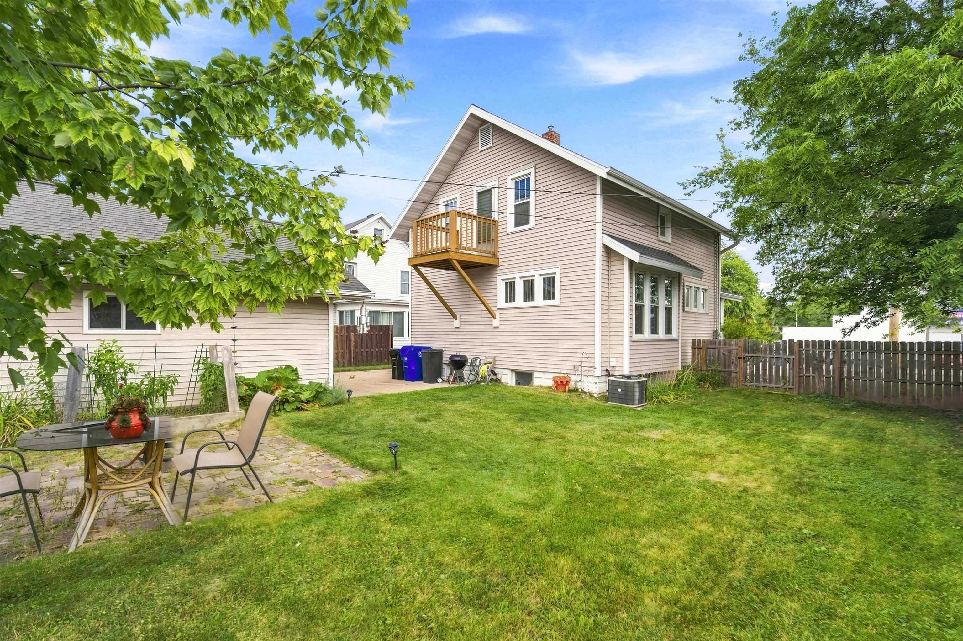 1309 N Morrison St, Appleton, WI 54911
