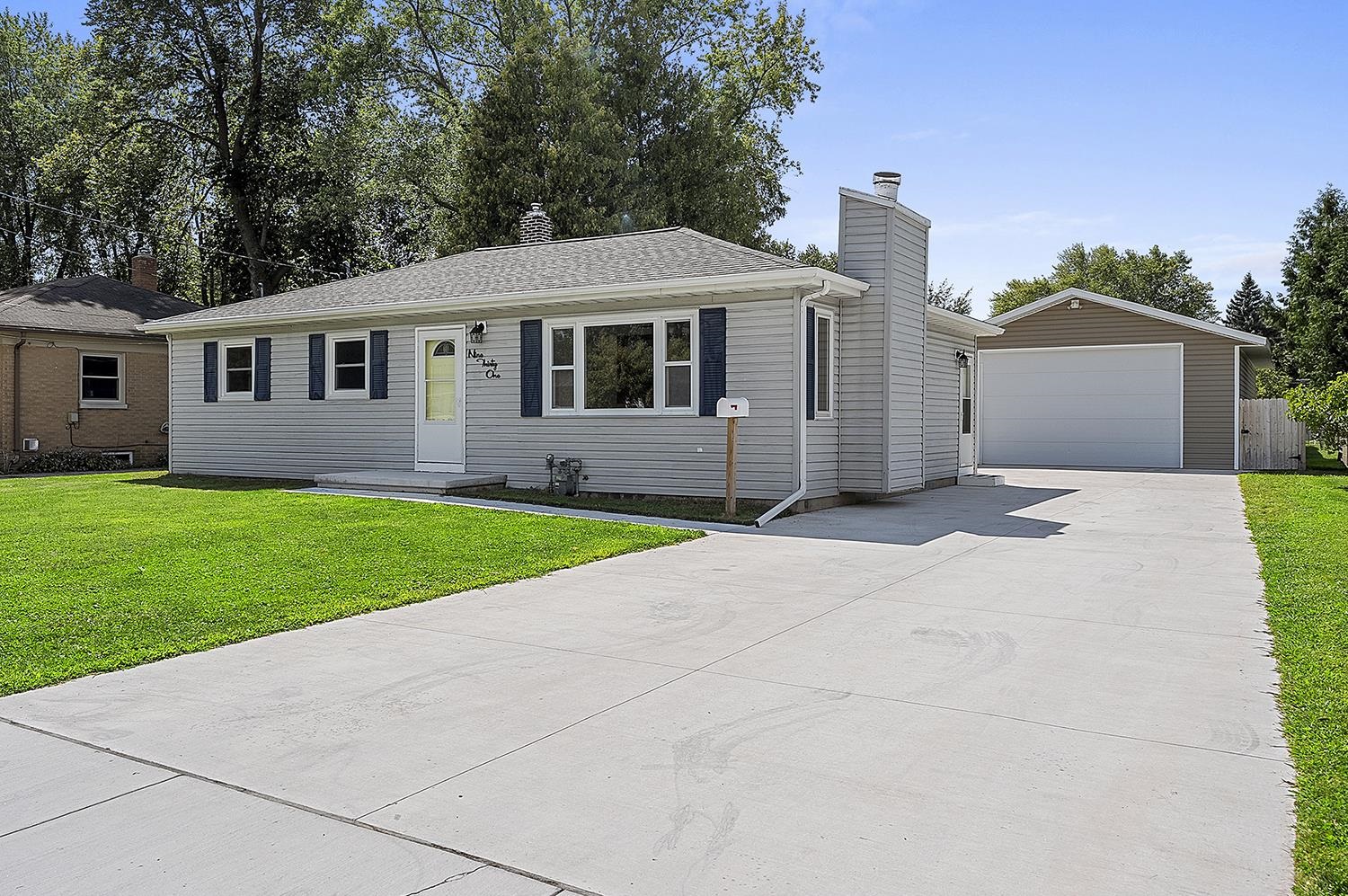 931 Coppens Rd, Green Bay, WI 54303