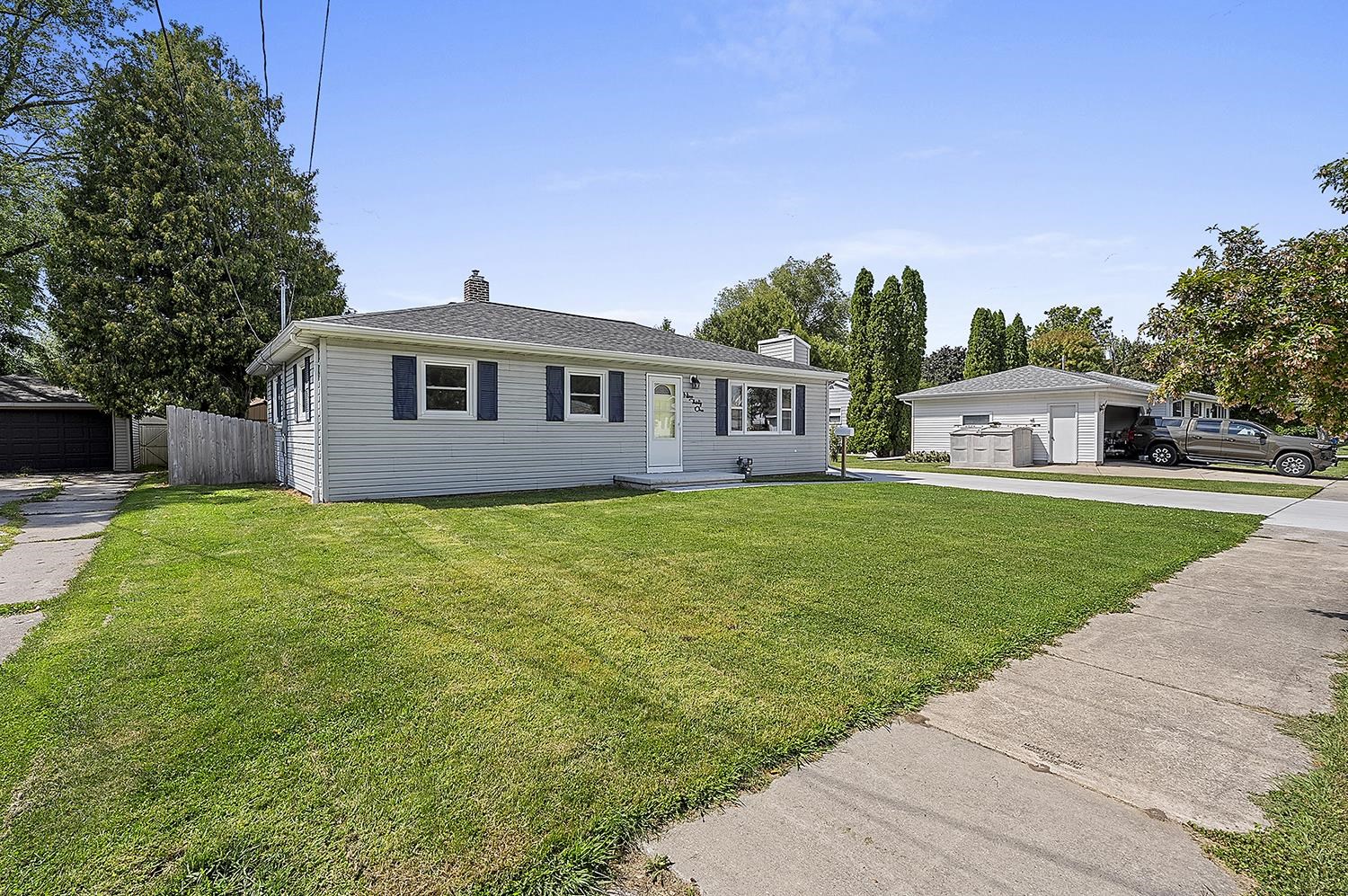 931 Coppens Rd, Green Bay, WI 54303
