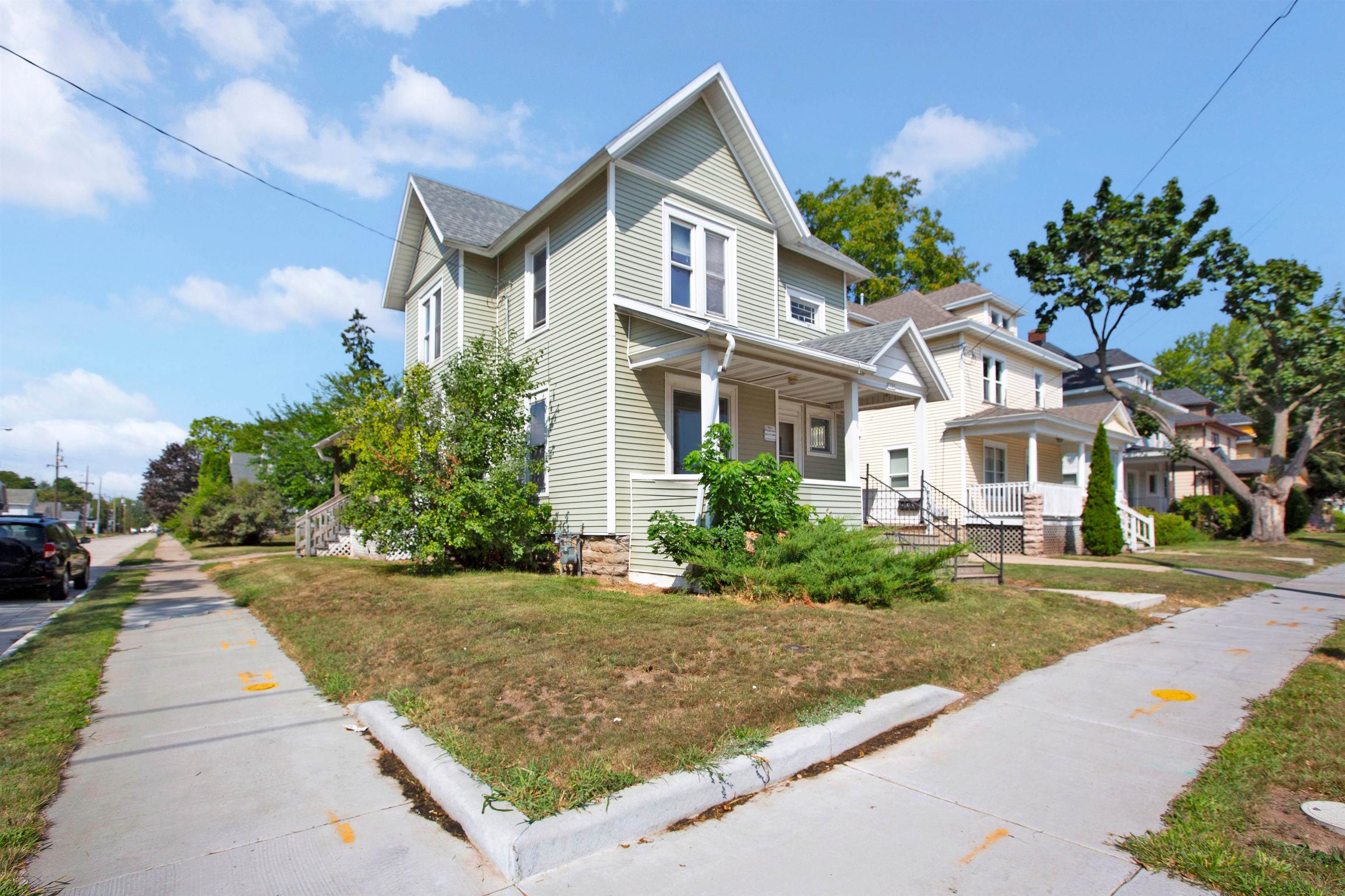 1103 Cherry St, Oshkosh, WI 54901