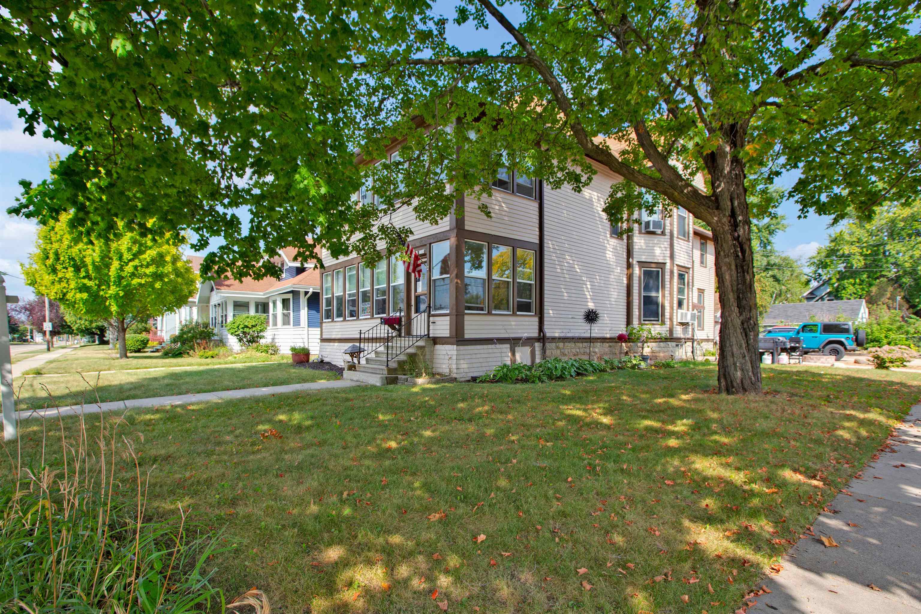 330 E Irving Ave, Oshkosh, WI 54901