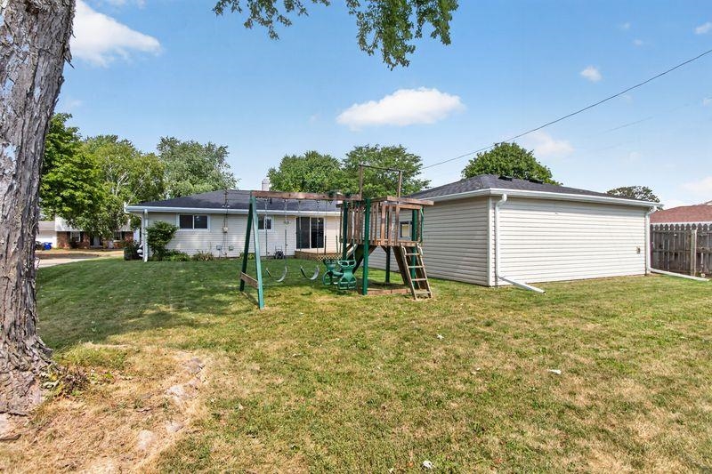545 E Coolidge Ave, Appleton, WI 54915