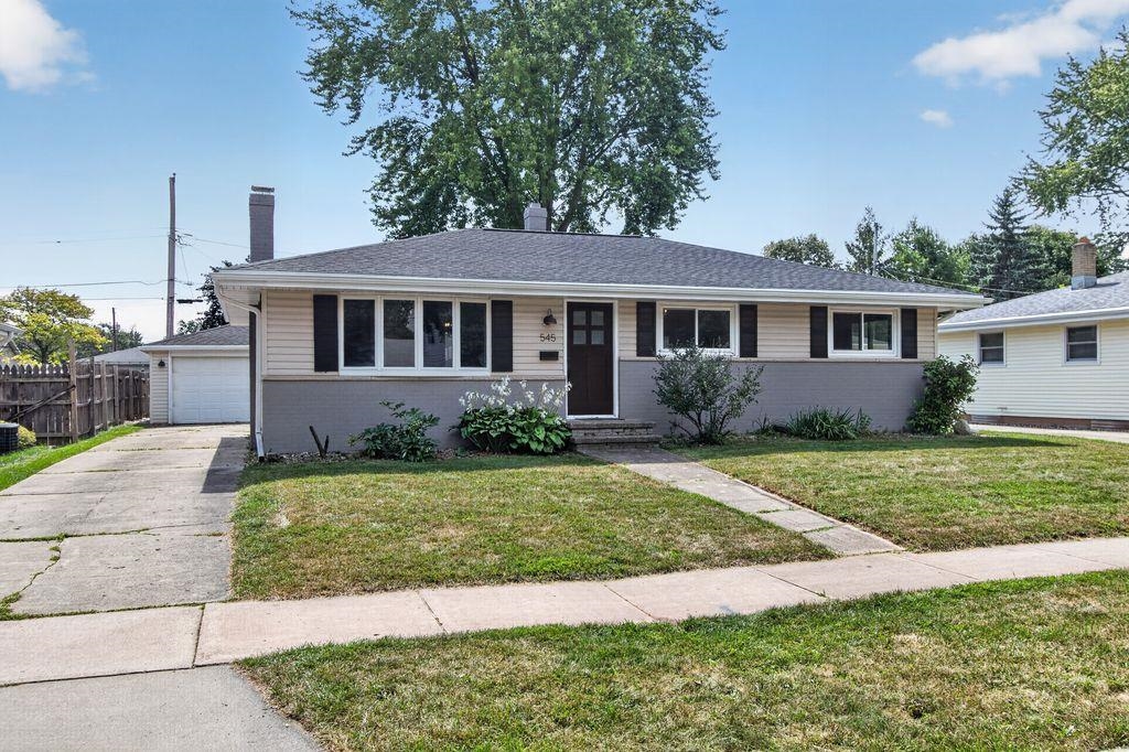 545 E Coolidge Ave, Appleton, WI 54915