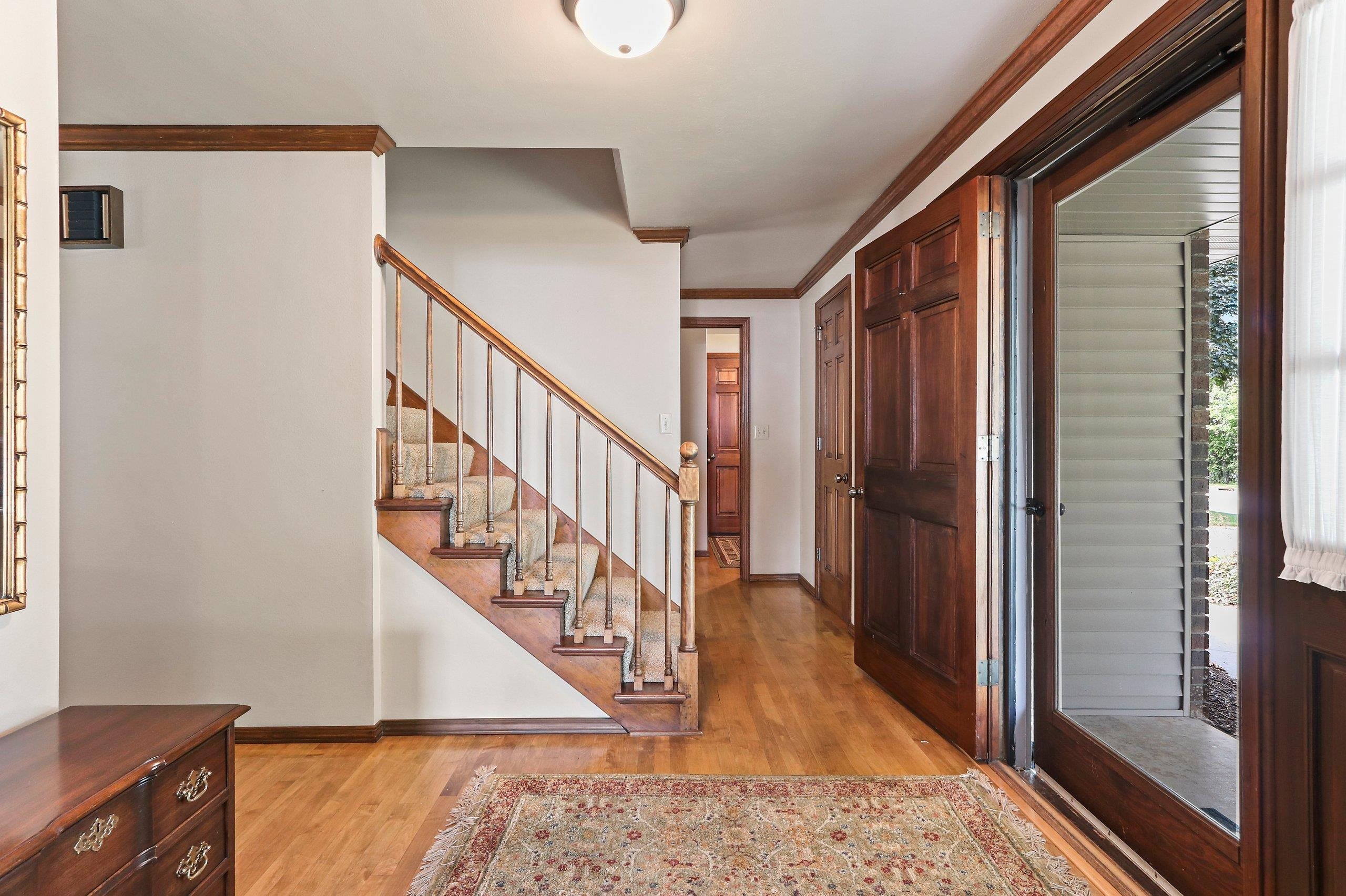 2697 Indian Hill Dr, Green Bay, WI 54313-4946