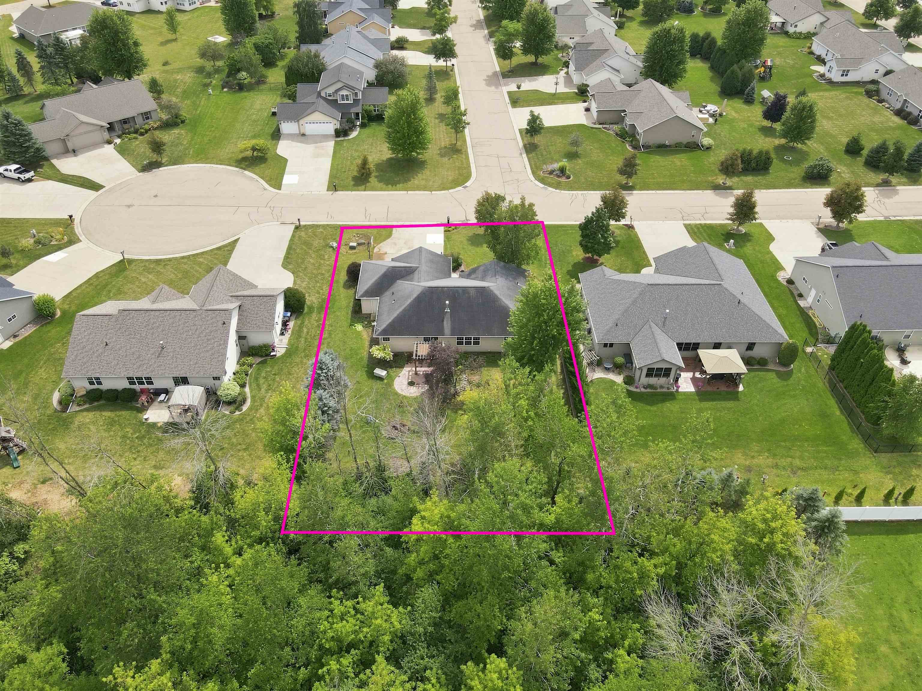 W7252 Dover Ct, Greenville, WI 54942