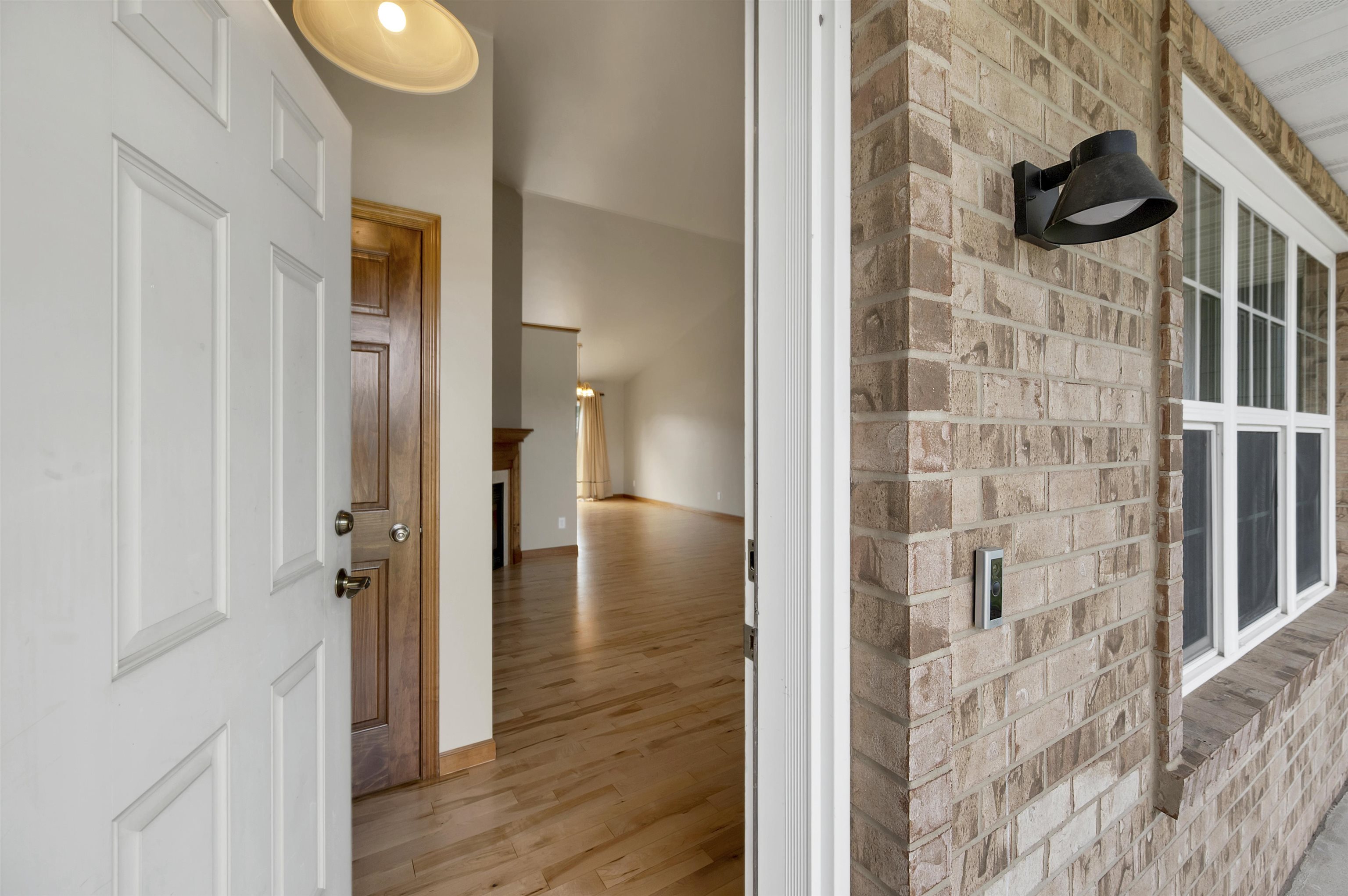 2352 Oak Ridge Cir, De Pere, WI 54115