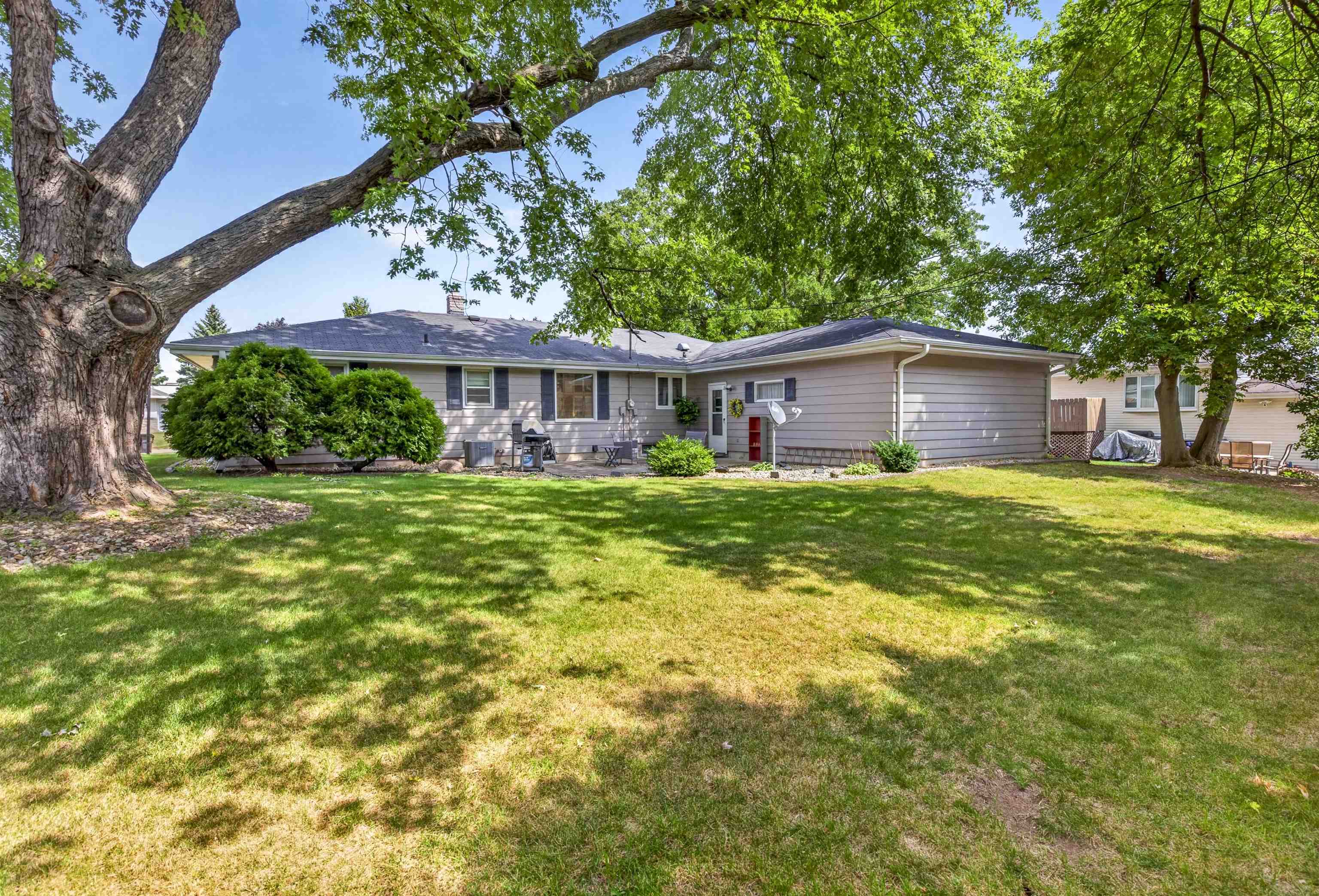 213 W Weiland Ave, Appleton, WI 54911
