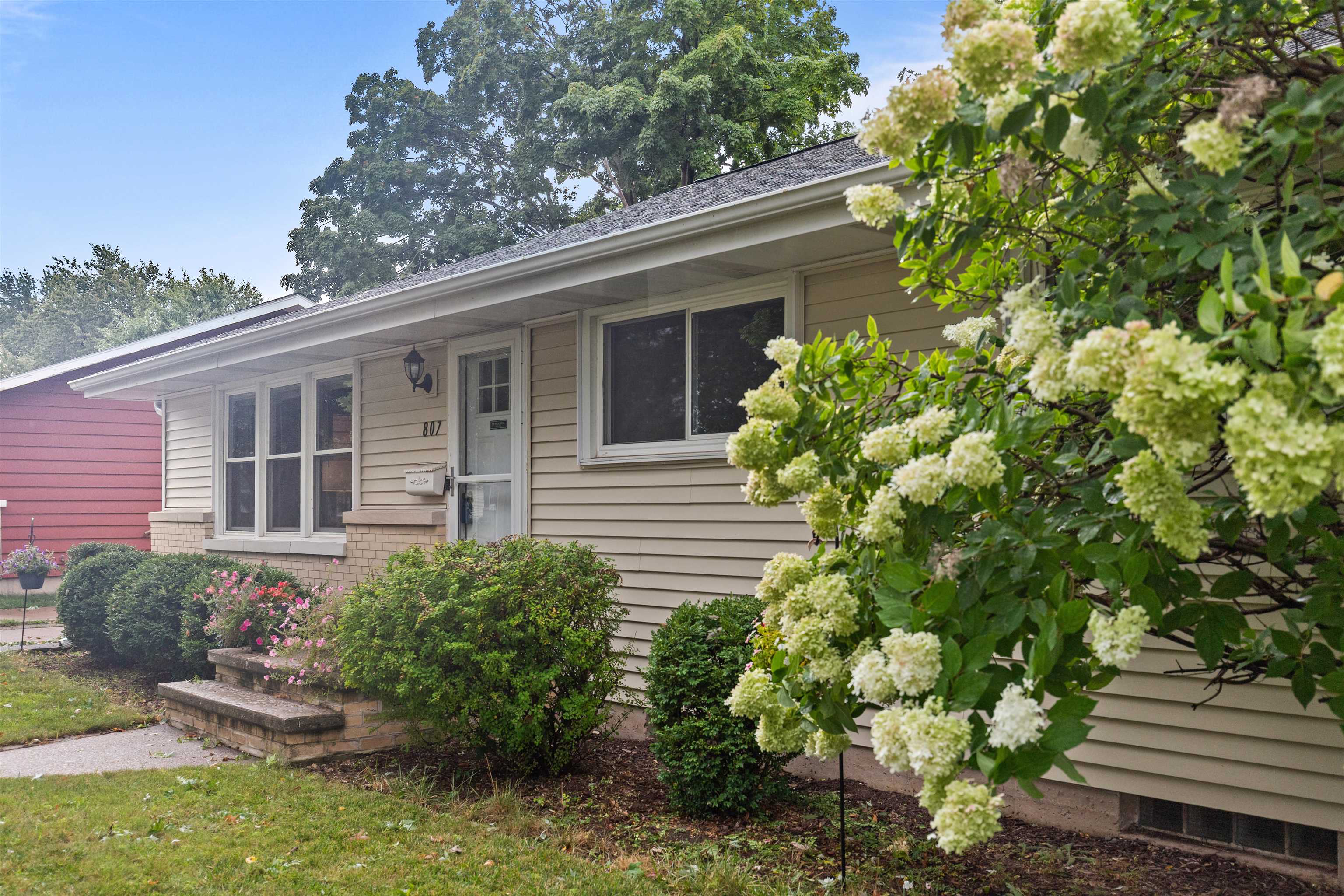 807 S Christine St, Appleton, WI 54915