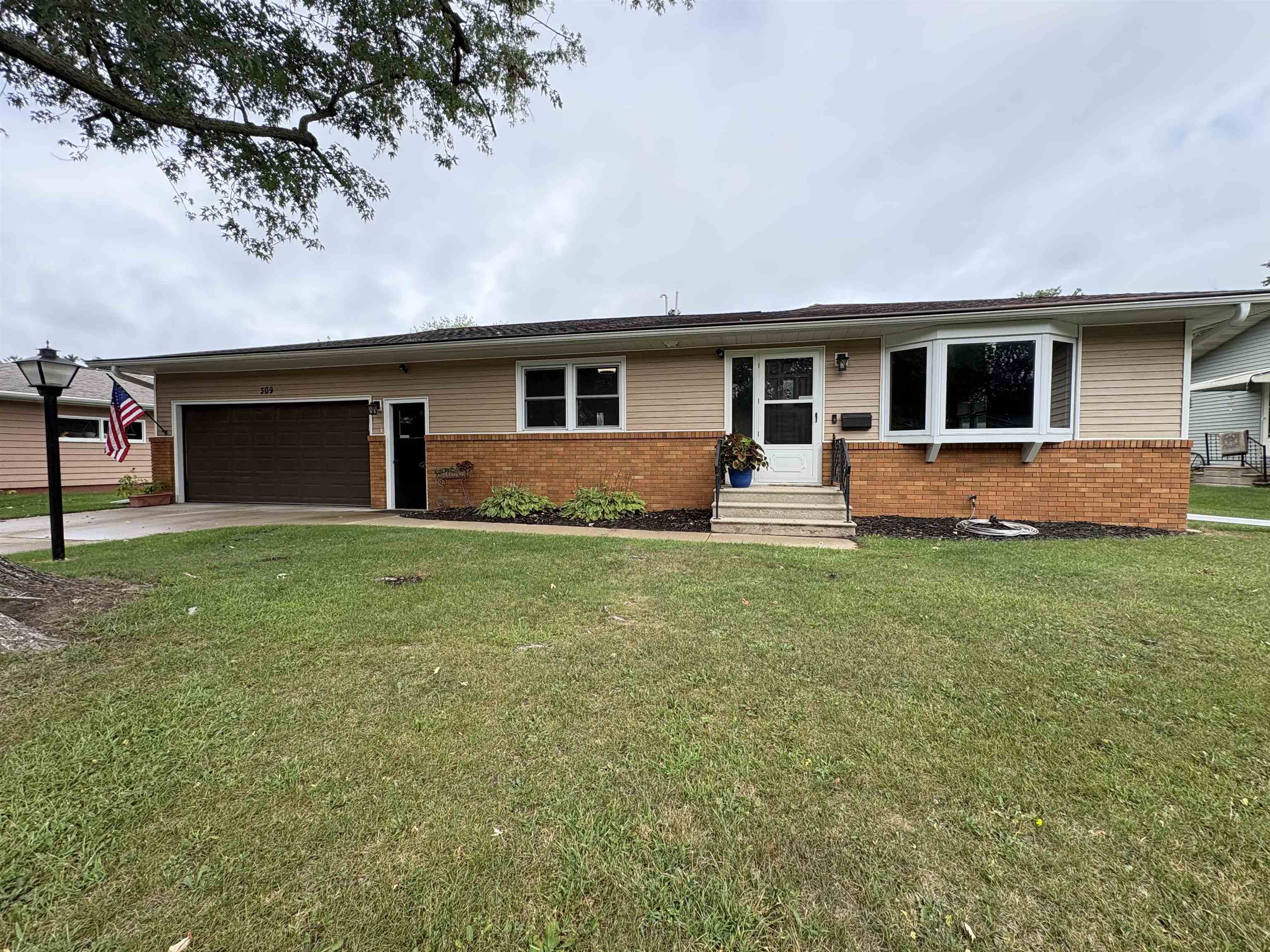 309 N Humphrey Cir, Shawano, WI 54166