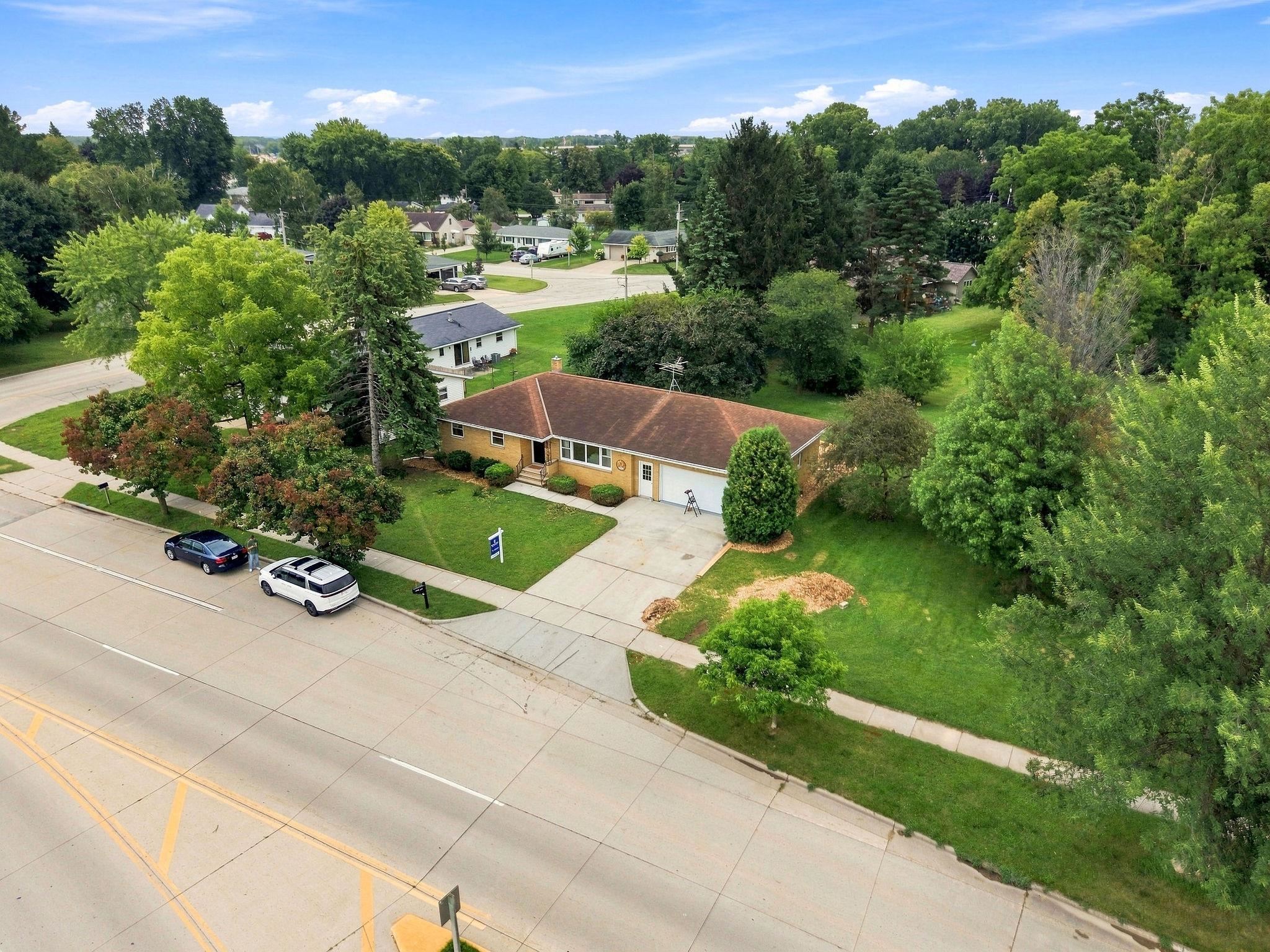 2475 Duck Creek Pw, Howard, WI 54303