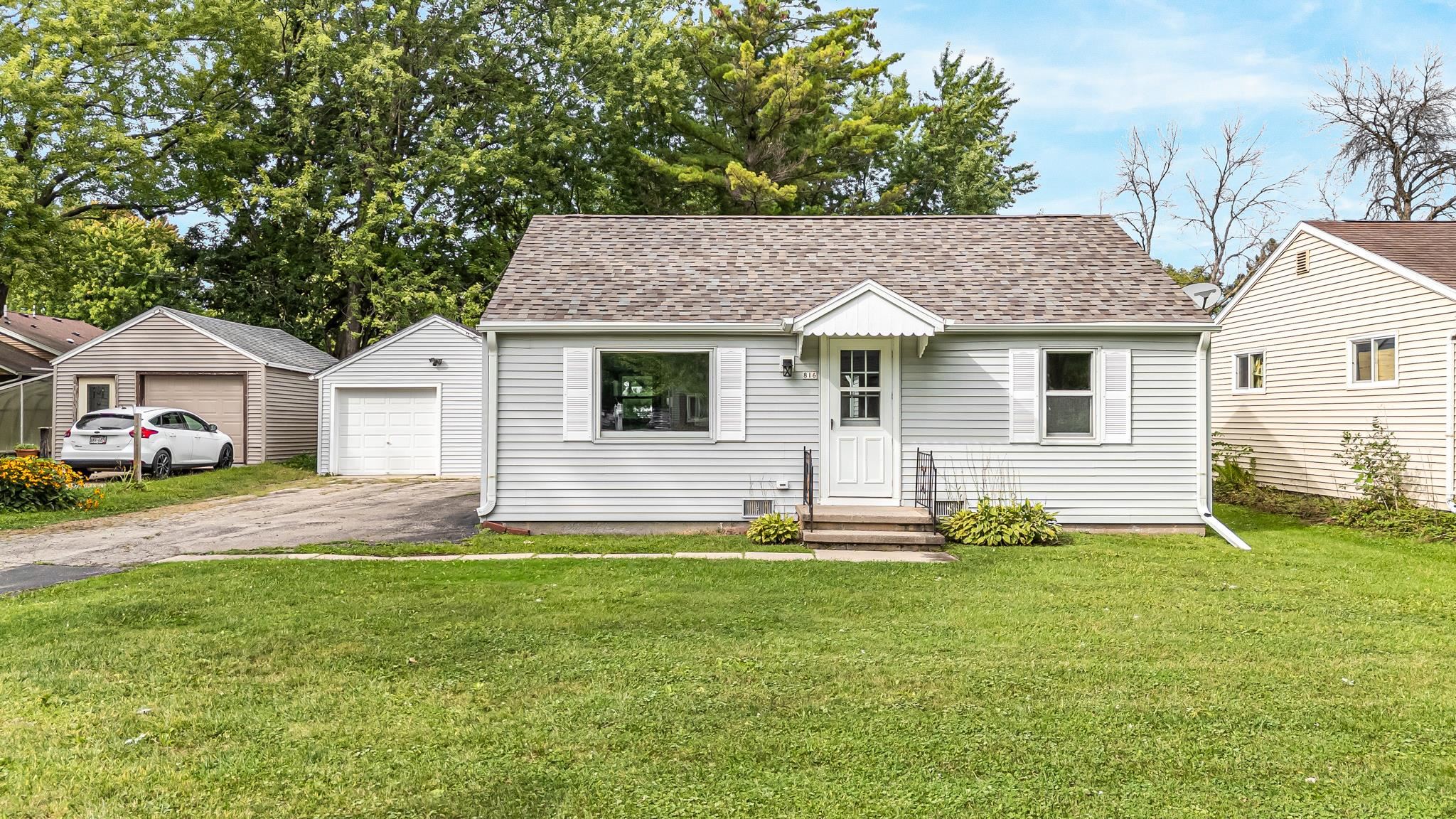 816 Elm St, Winneconne, WI 54986