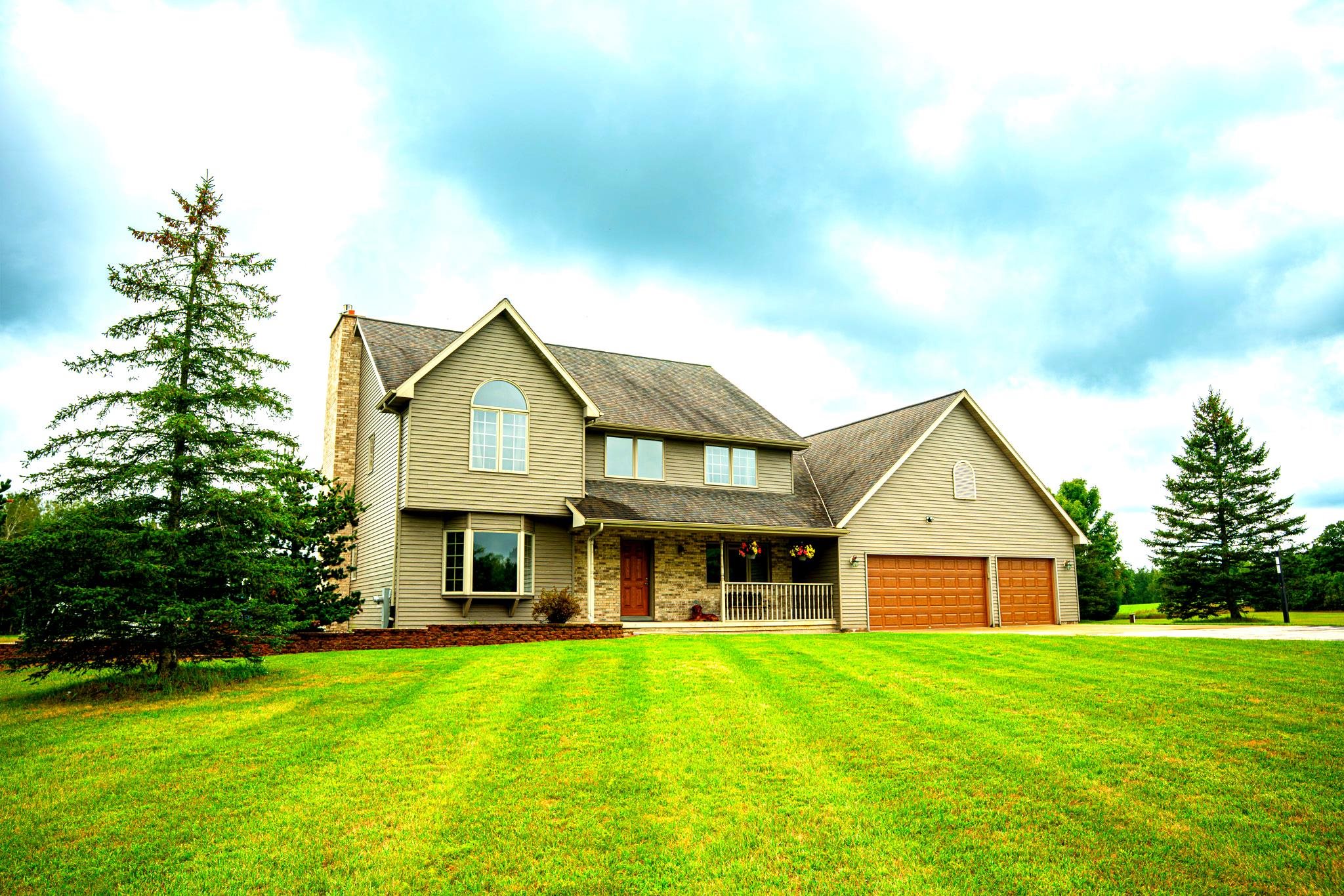 5062 Meadowview Ln, Oconto Falls, WI 54154